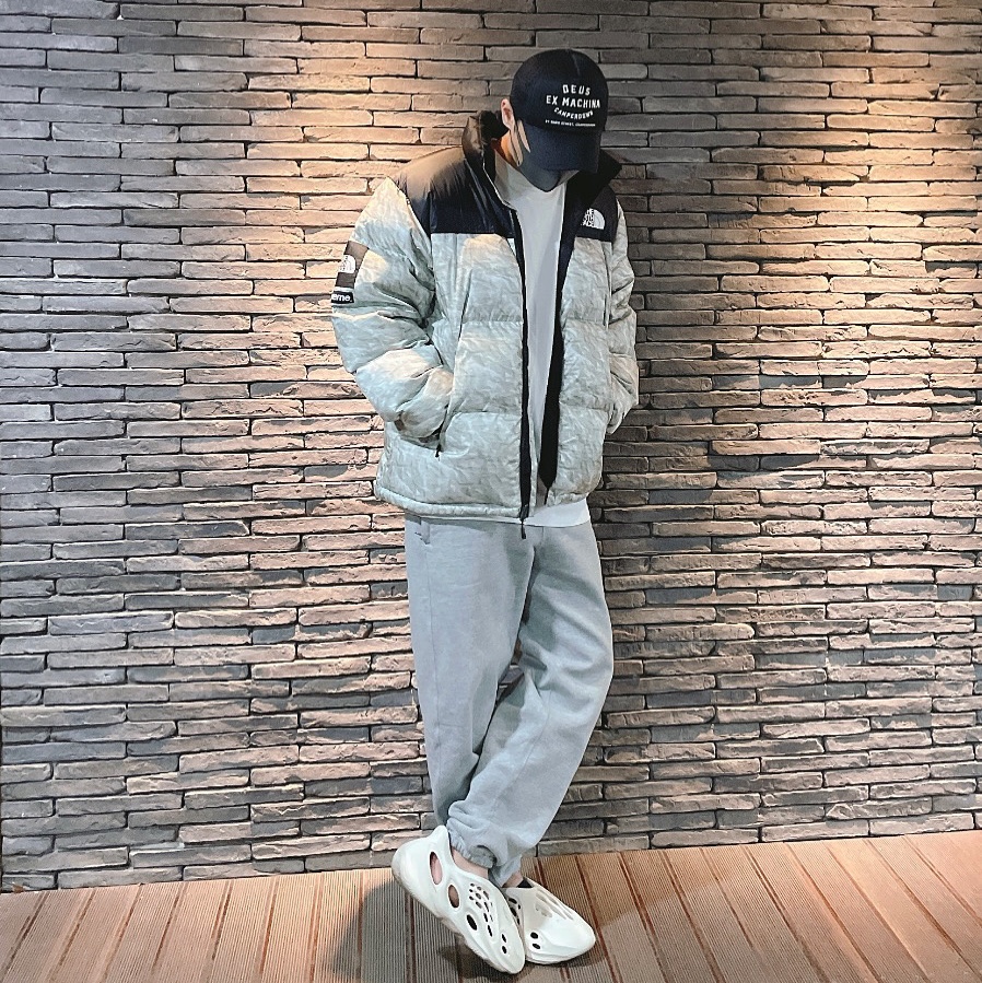 Supreme x The North Face Paper Print Nuptse Jacket - 19FW, Nike x Stussy NRG ZR Fleece Pants Heather Grey - US/EU 착용 스타일
