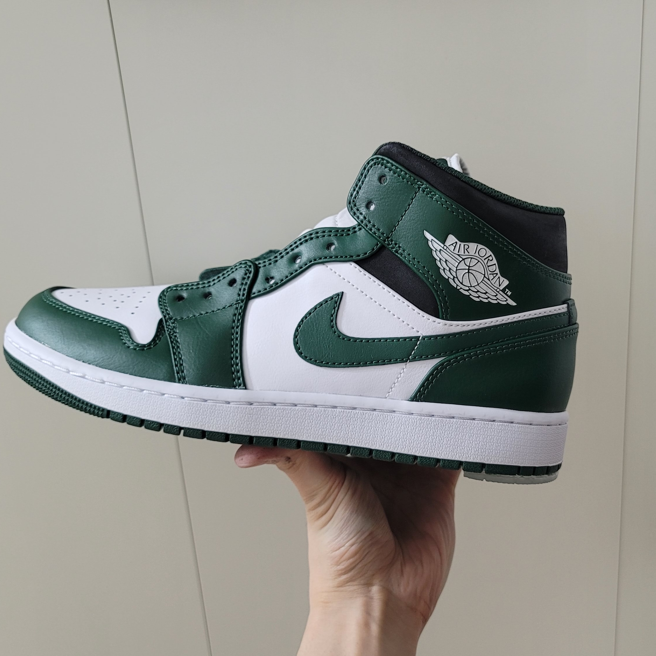 Jordan 1 Mid Sonics 2021 착용 스타일 - 1