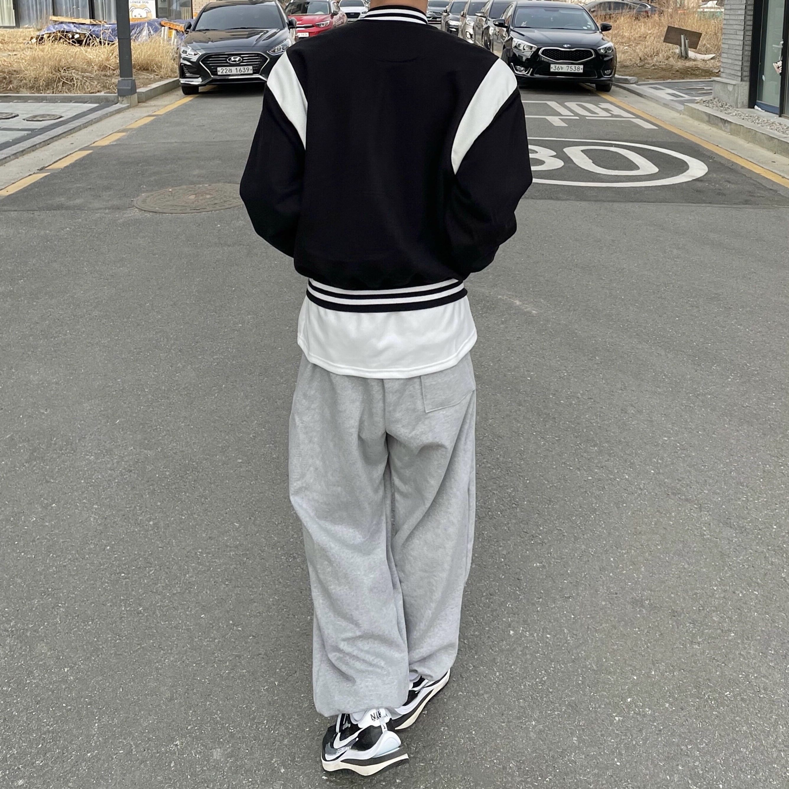 Nike x Sacai VaporWaffle Black White 착용 스타일 - 2