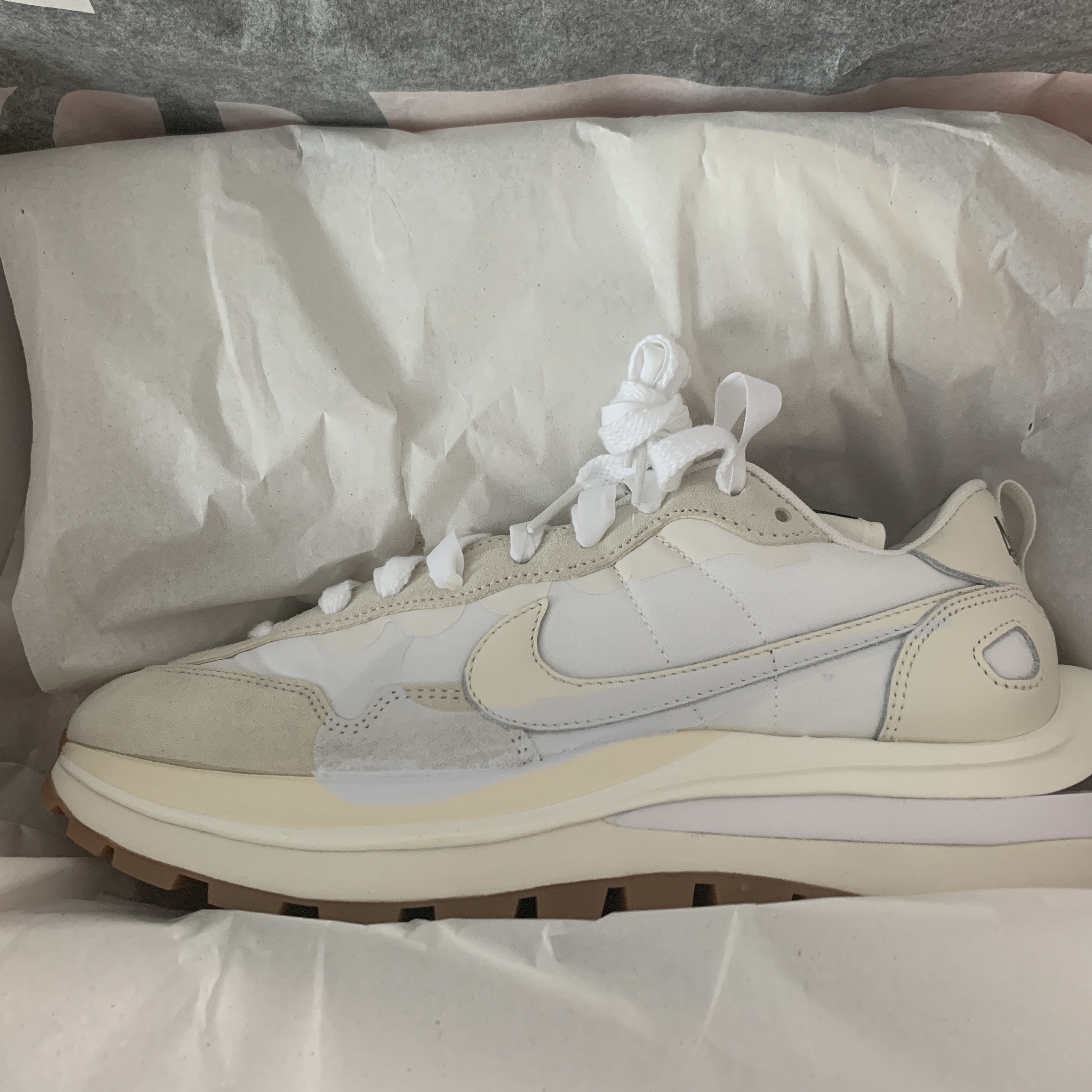 Nike x Sacai VaporWaffle White and Gum 착용 스타일