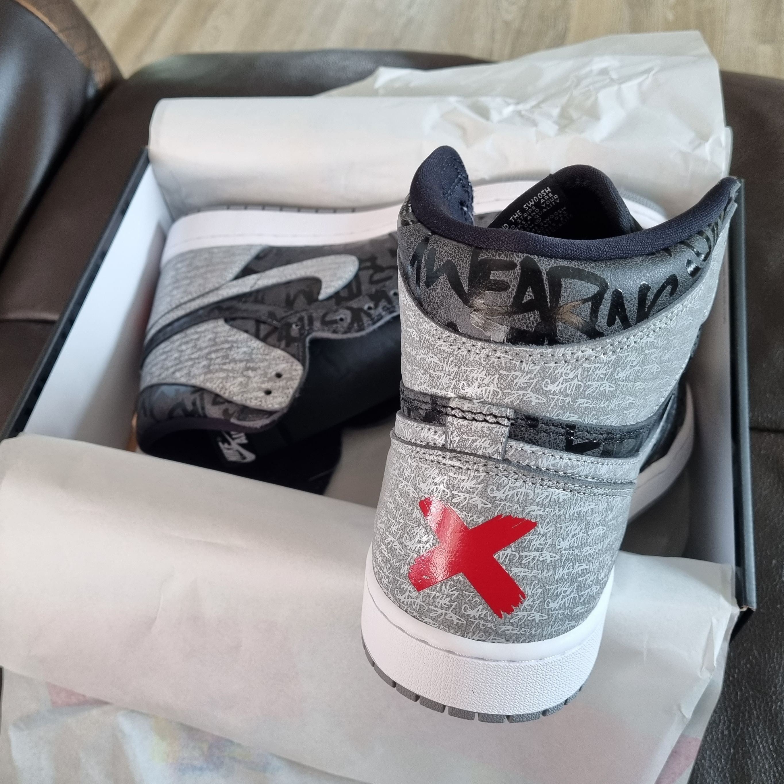 Jordan 1 Retro High OG Rebellionaire 착용 스타일 - 1