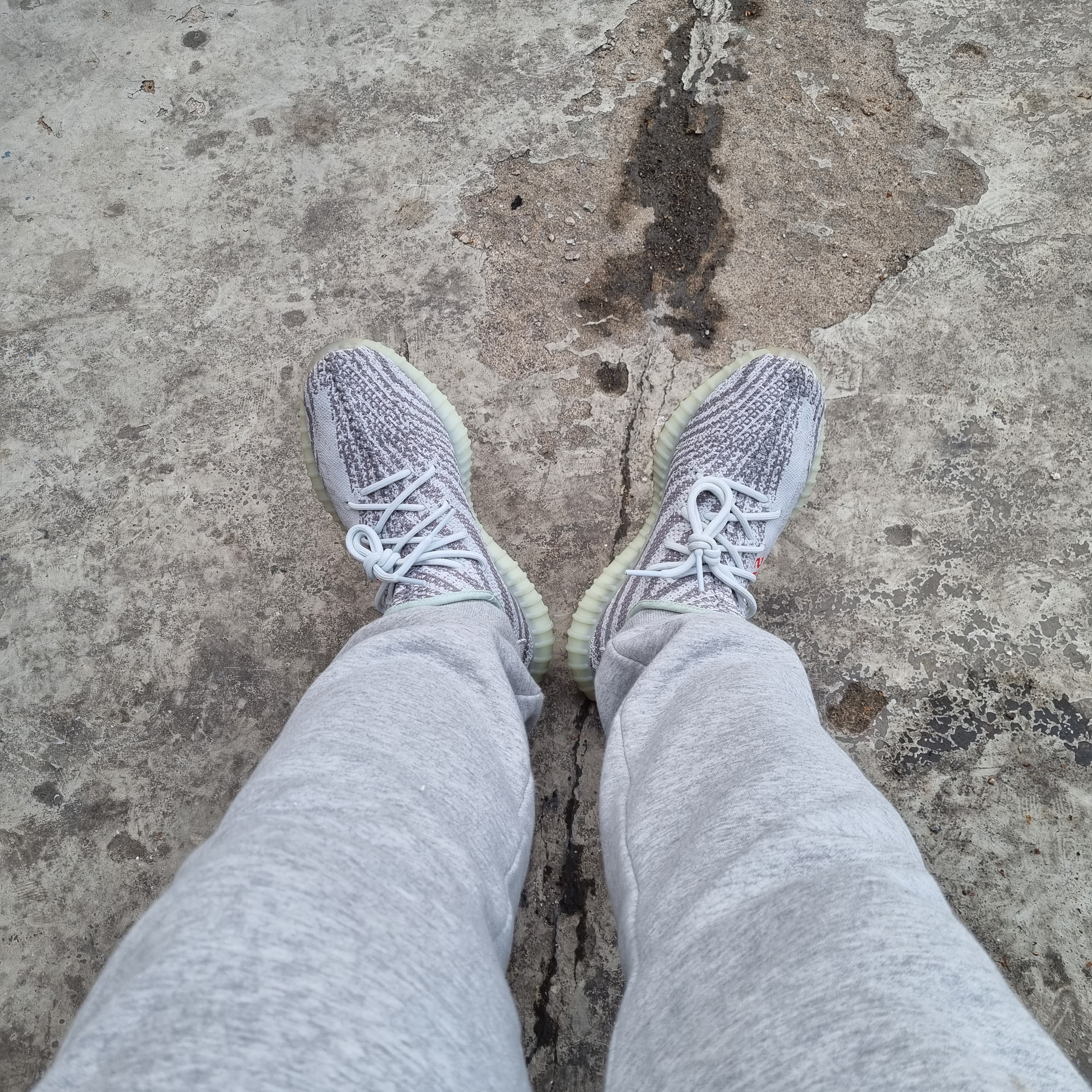 Adidas Yeezy Boost 350 V2 Blue Tint 2017 착용 스타일