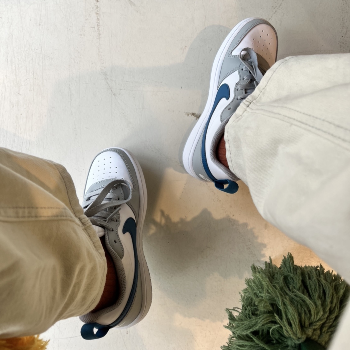 (GS) Nike Court Borough Low 2 Light Smoke Grey 착용 스타일