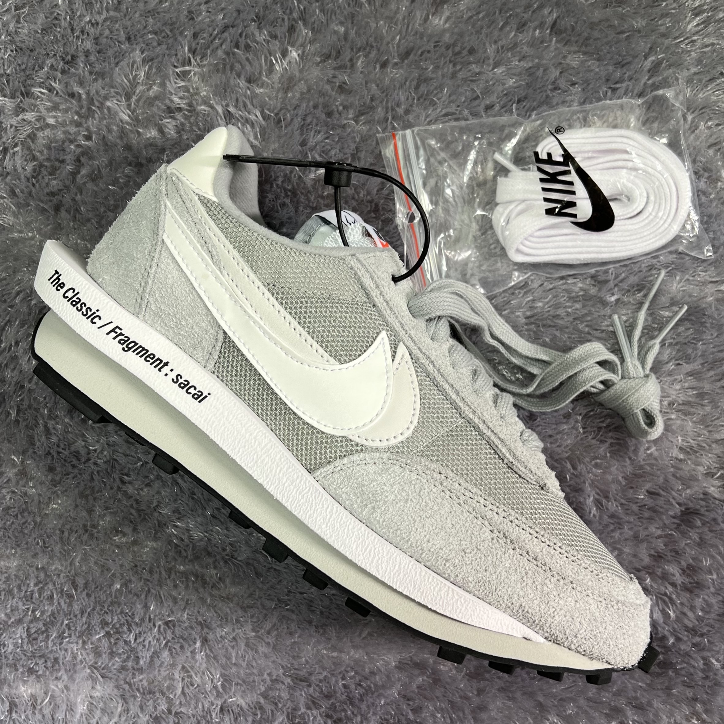Nike x Sacai x Fragment LDWaffle Light Smoke Grey 착용 스타일