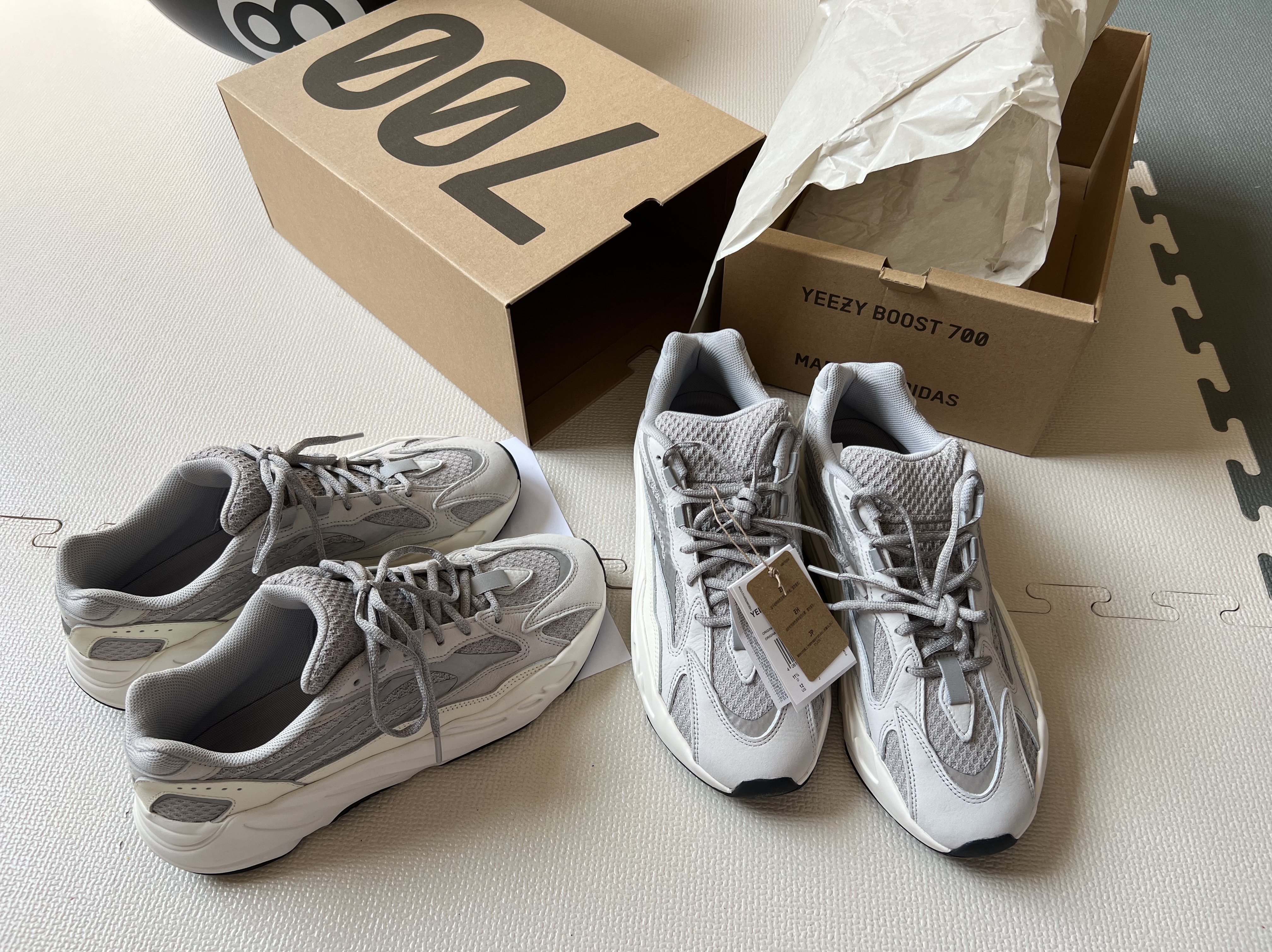 Adidas Yeezy Boost 700 V2 Static 2022, Adidas Yeezy Boost 700 V2 Static 2018 착용 스타일