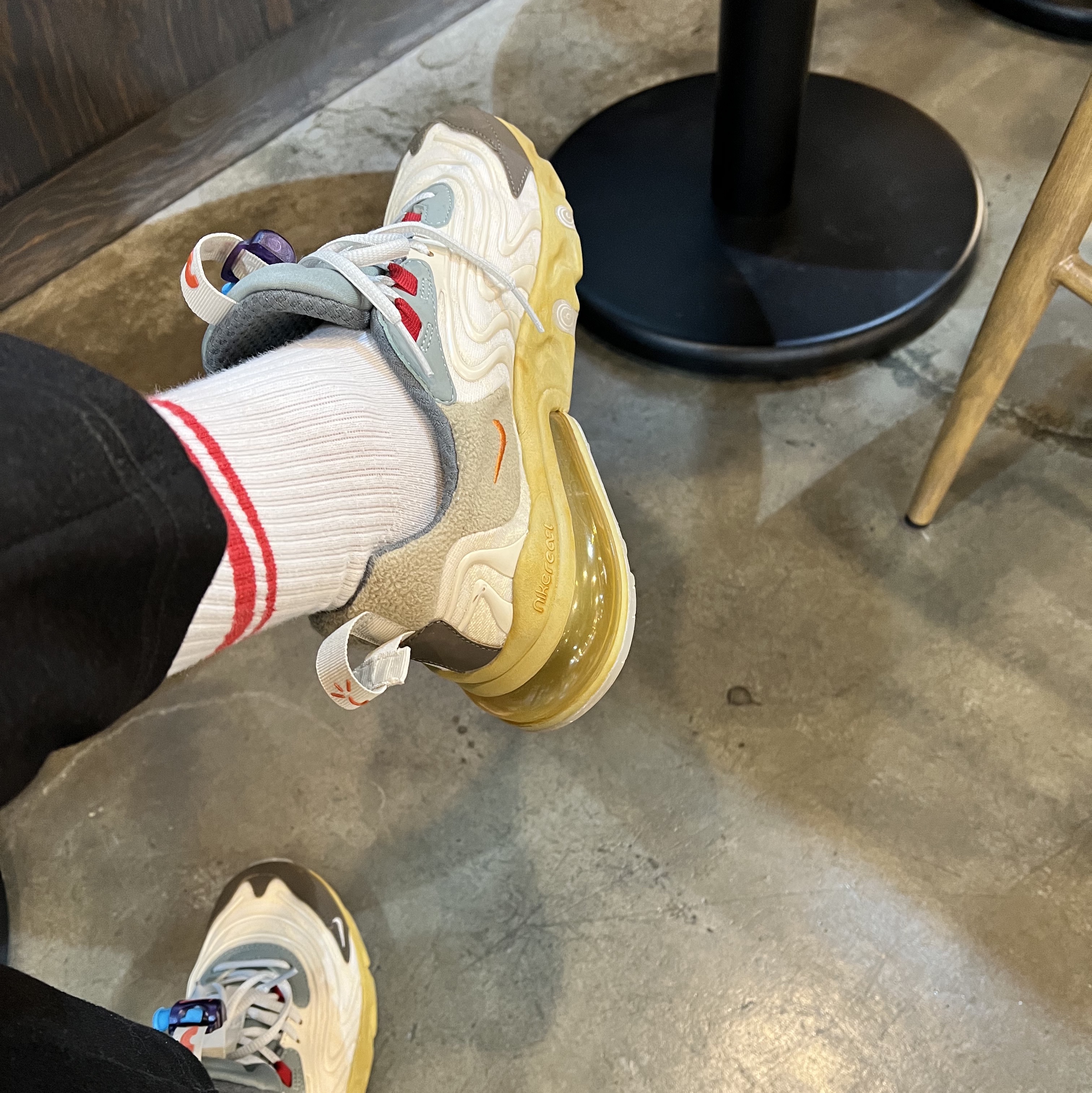 Nike x Travis Scott Air Max 270 React Cactus Trails 착용 스타일 - 3