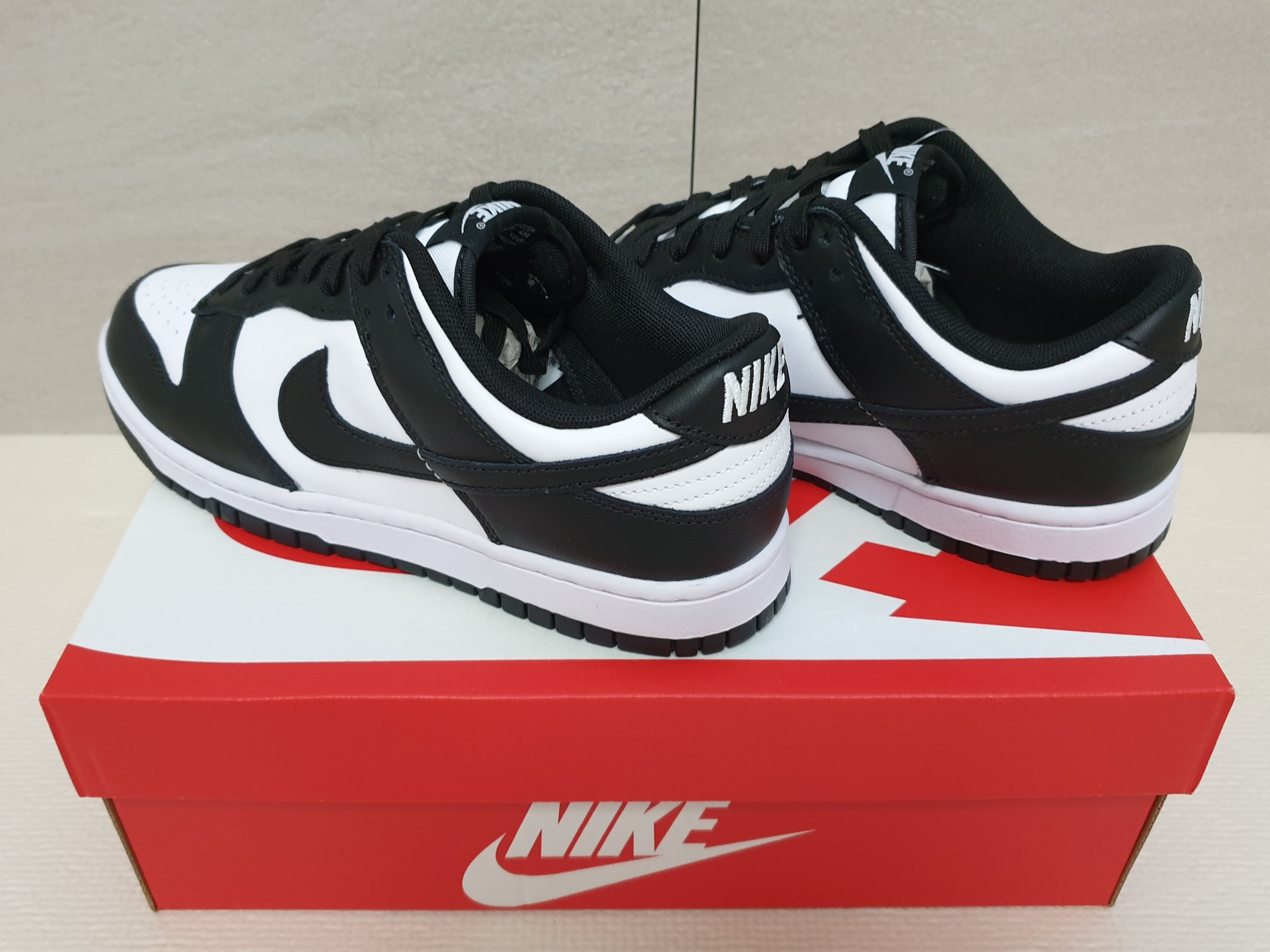 Nike Dunk Low Retro Black 착용 스타일 - 2