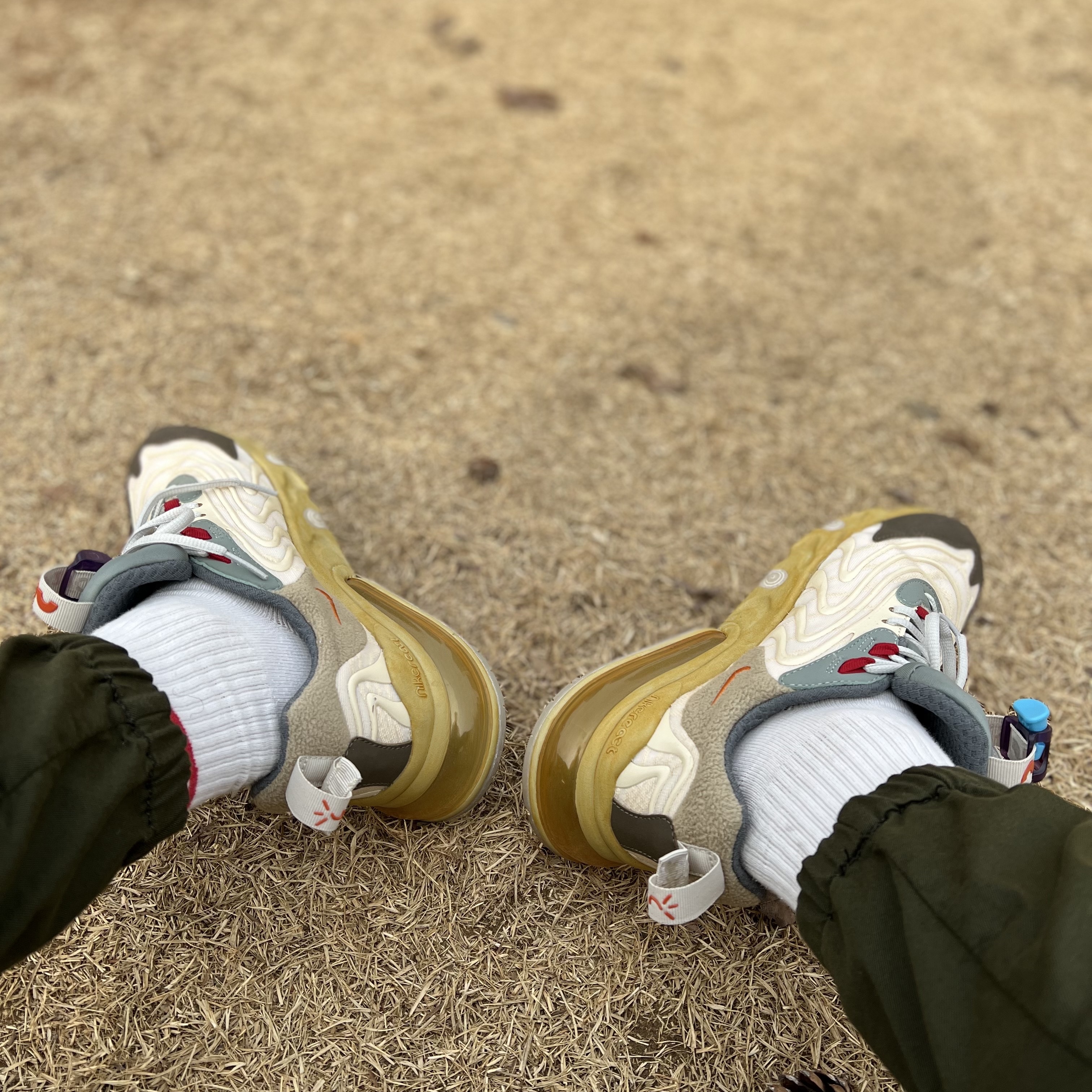 Nike x Travis Scott Air Max 270 React Cactus Trails 착용 스타일 - 1