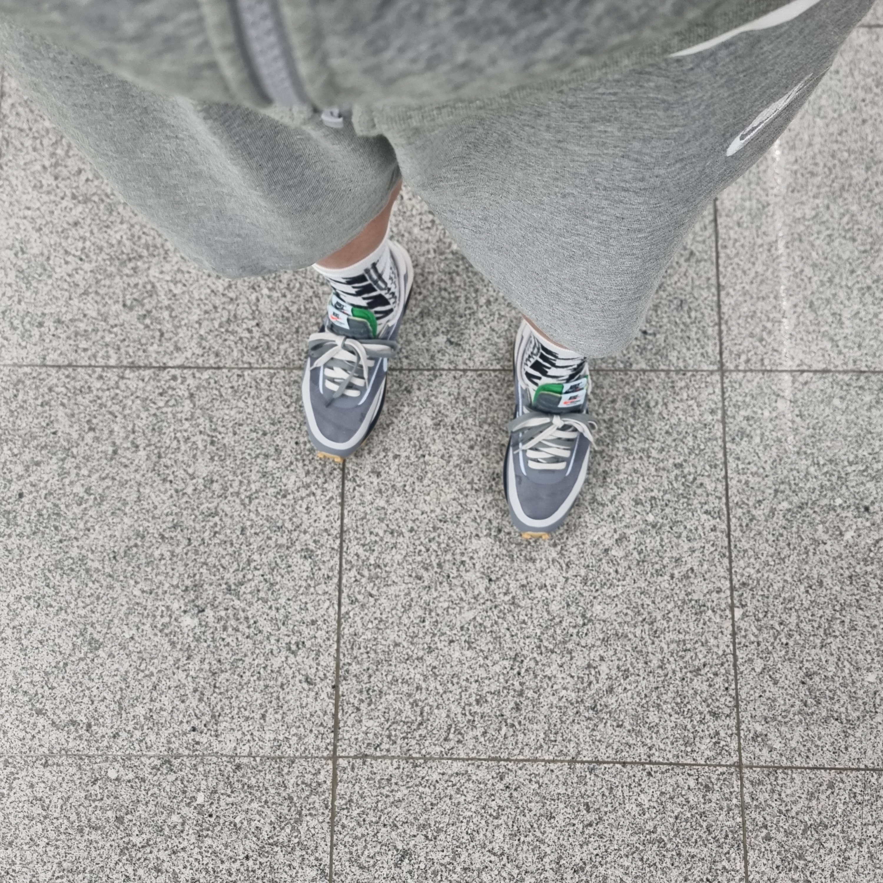 Nike x Sacai x Clot LDWaffle Cool Grey 착용 스타일