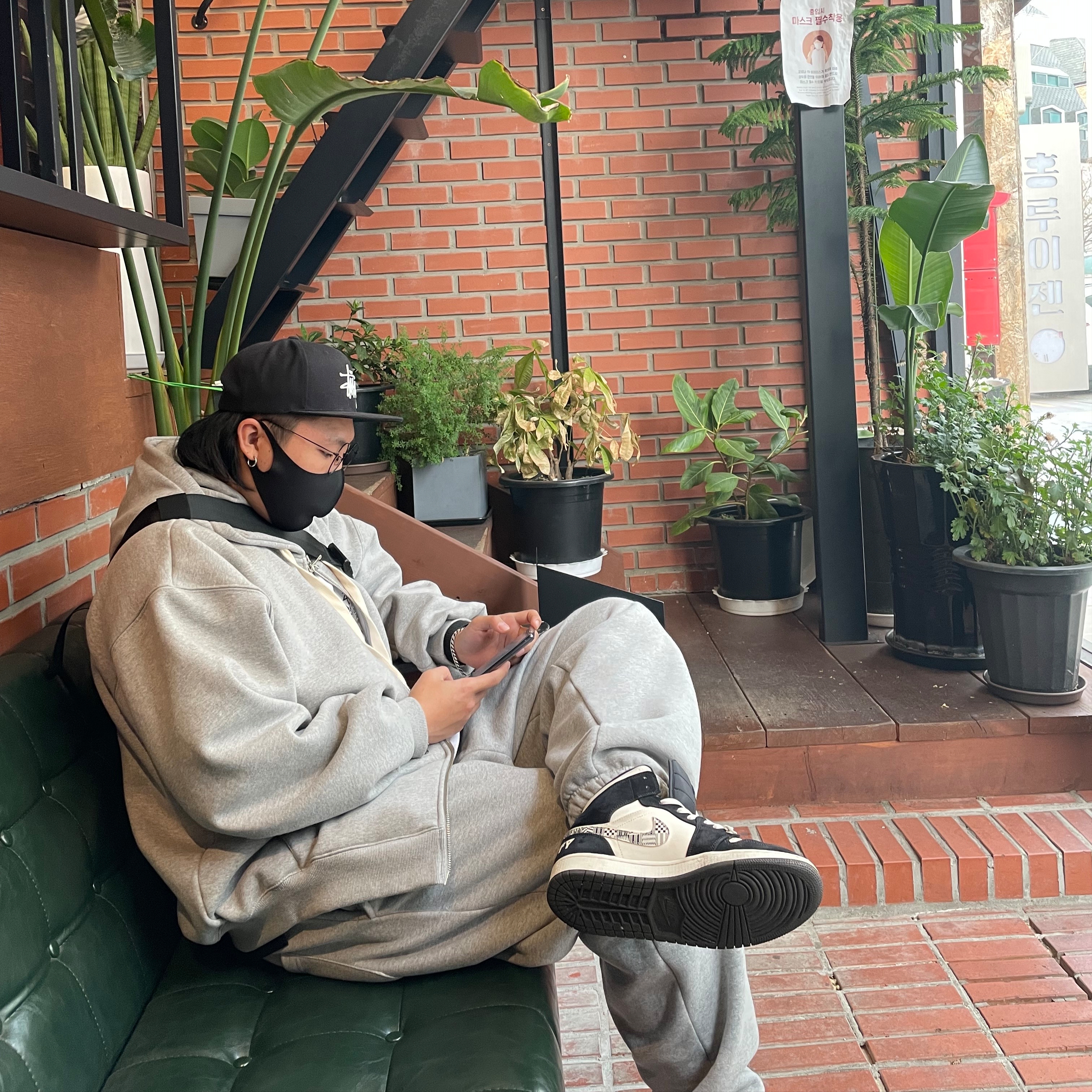 Jordan 1 Mid Equality 2019, Stussy Basic Stock Cap Black 착용 스타일