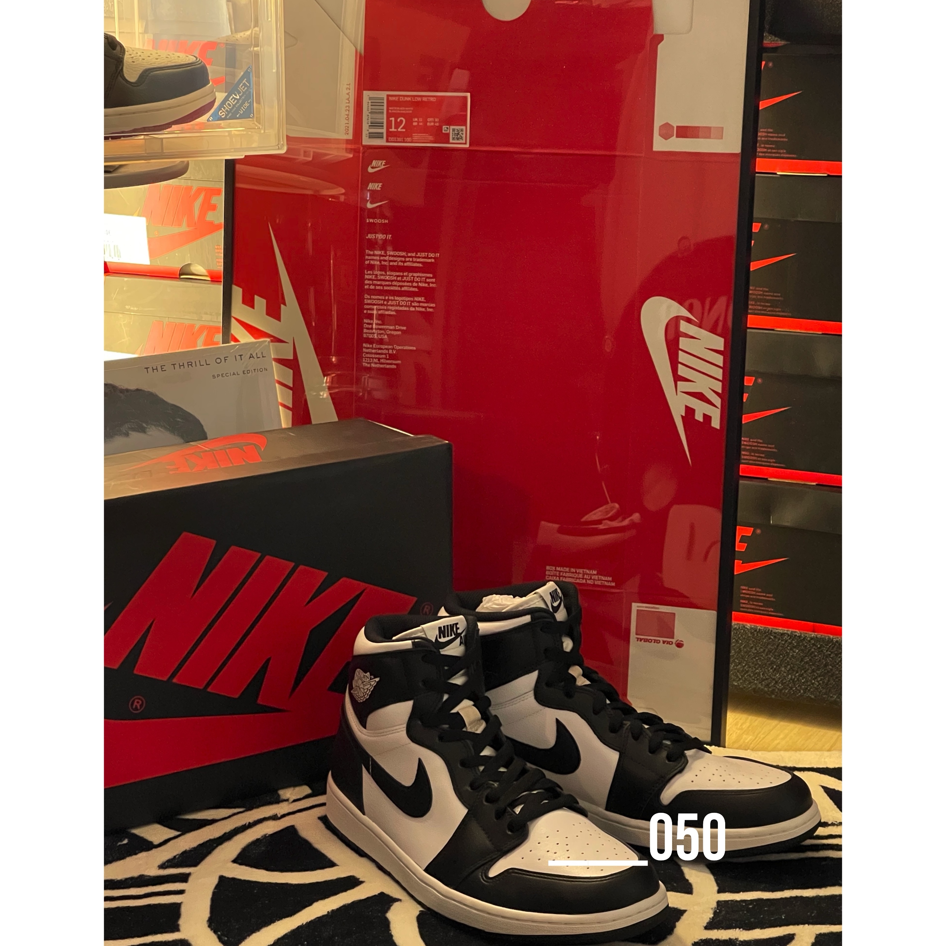Jordan 1 Retro High OG Black White 2014, Nike Dunk Low Retro Black 착용 스타일 - 1