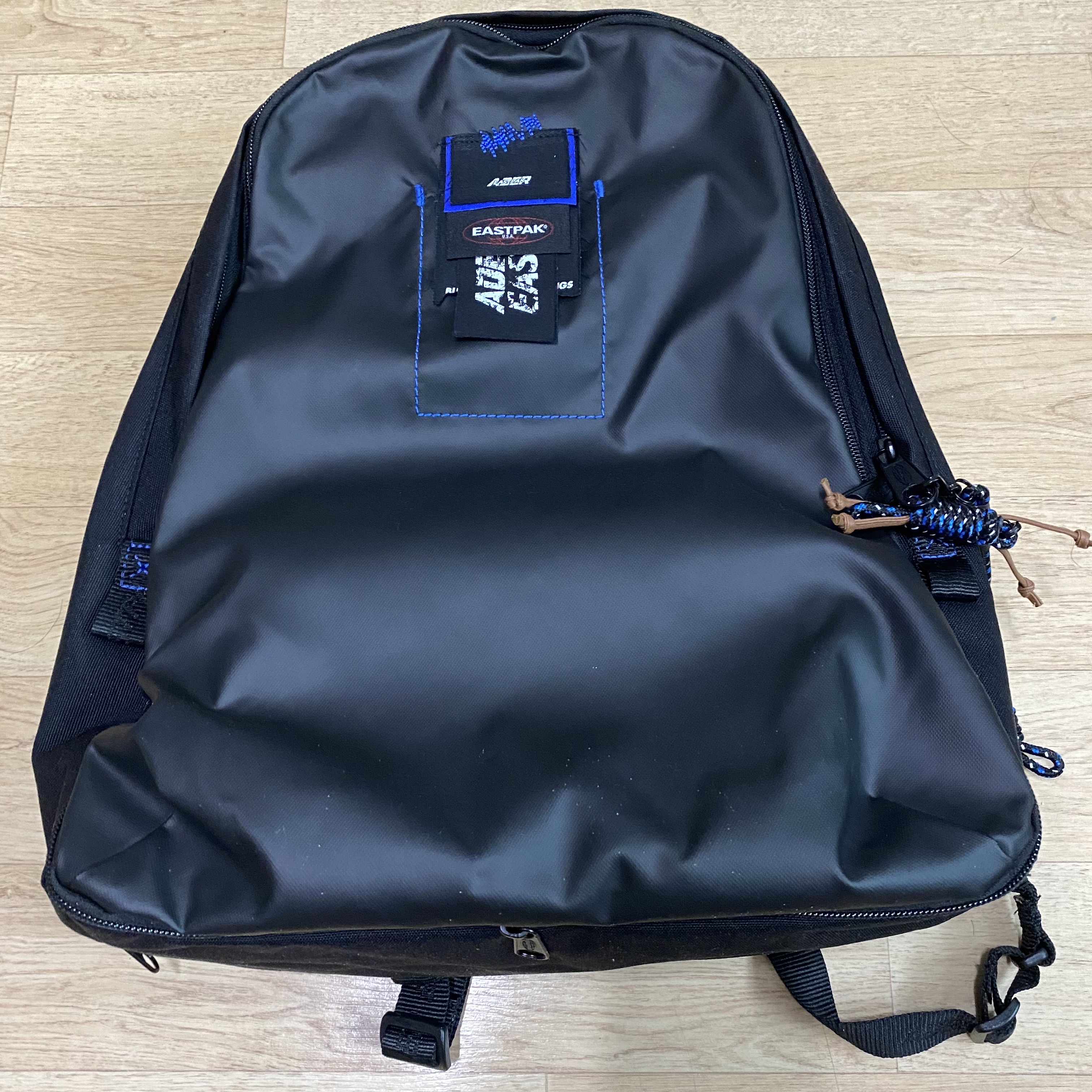 Ader Error x Eastpak Pak’r Backpack Black 착용 스타일 - 1