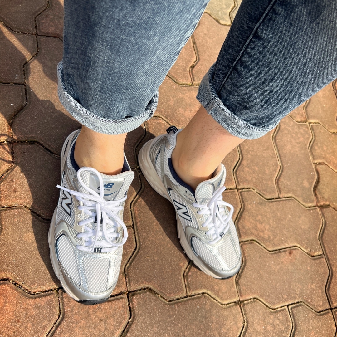 New Balance 530 Steel Grey 착용 스타일