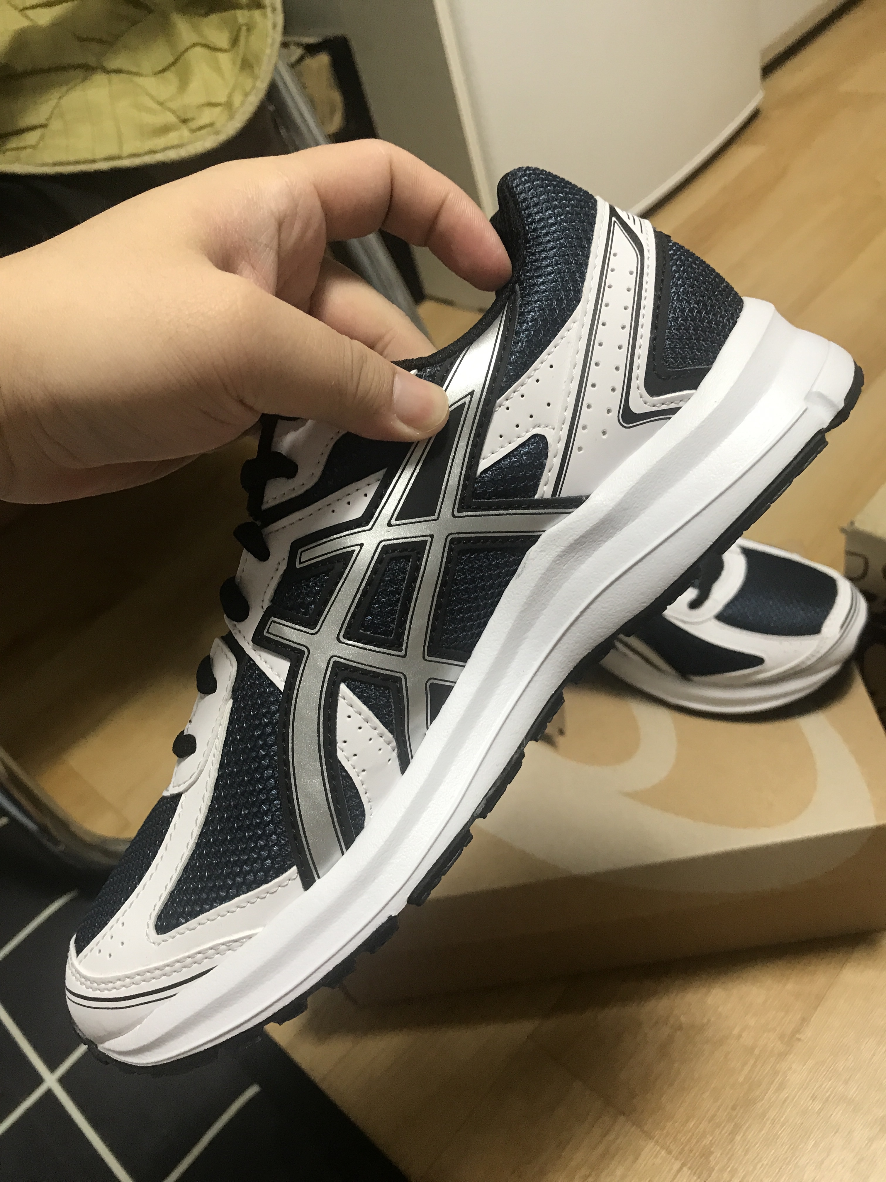 Asics Jog 100 S Navy Pure Silver - 2E Wide 착용 스타일 - 2