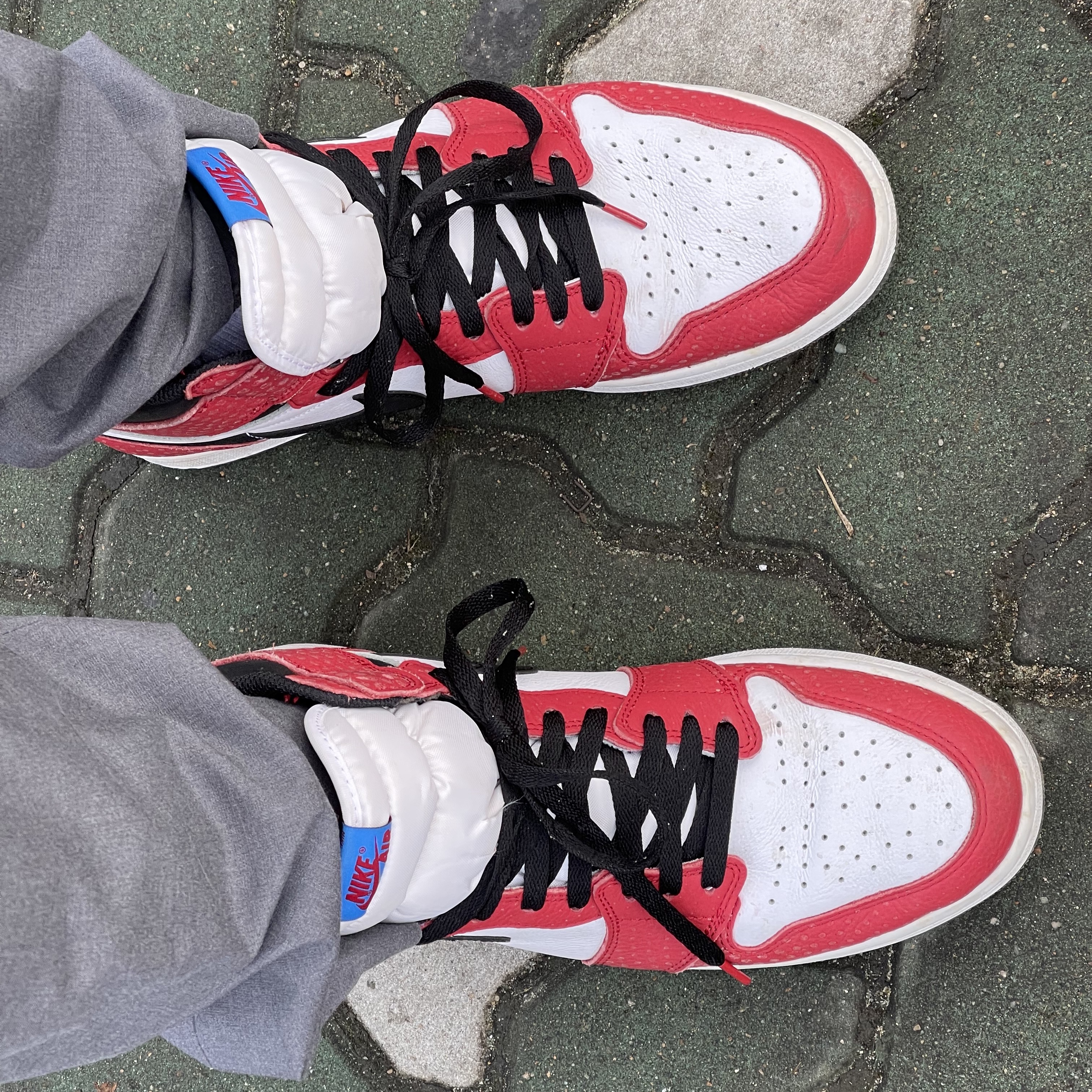 Jordan 1 Retro High Spider-Man Origin Story 착용 스타일 - 2