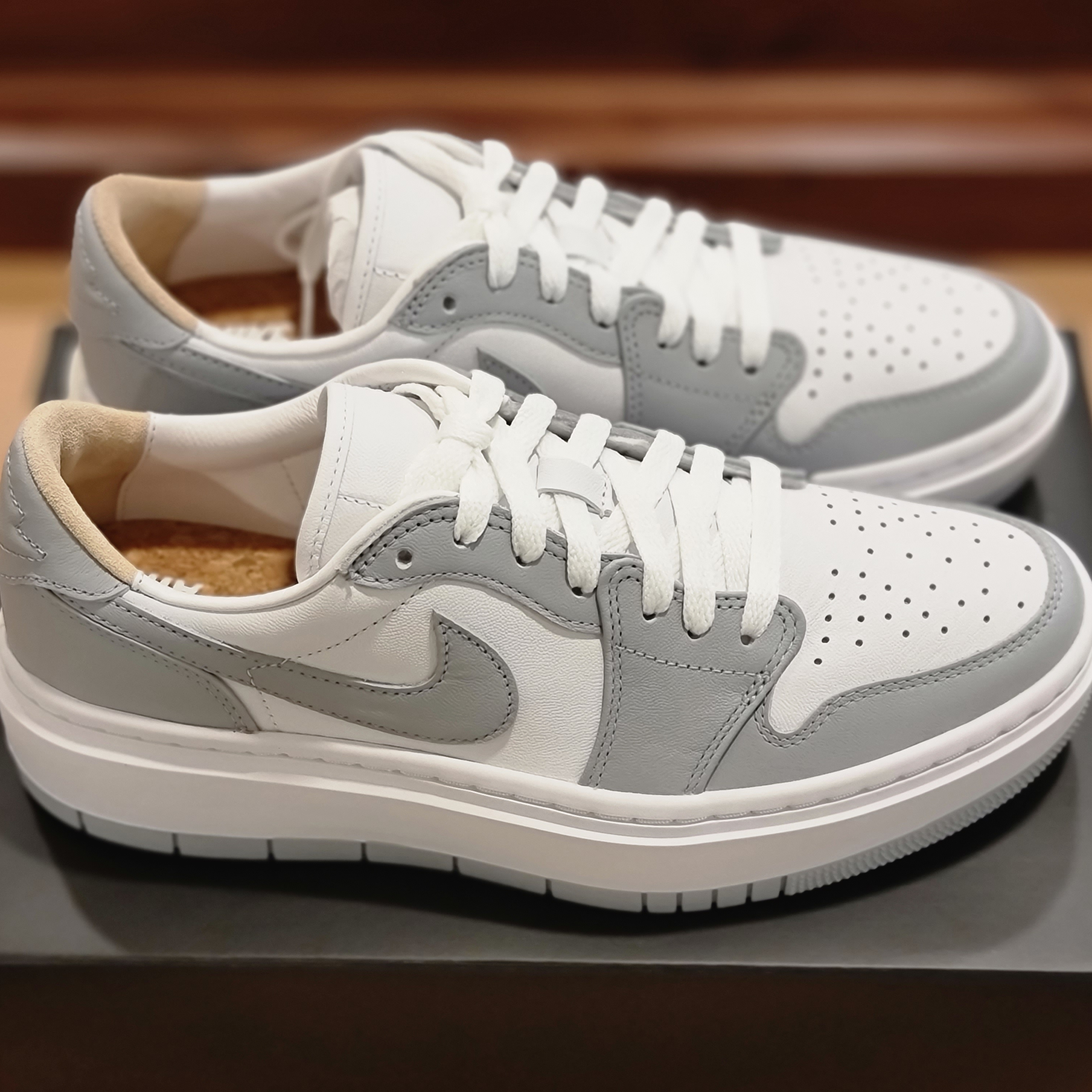 (W) Jordan 1 Elevate Low White and Wolf Grey 착용 스타일