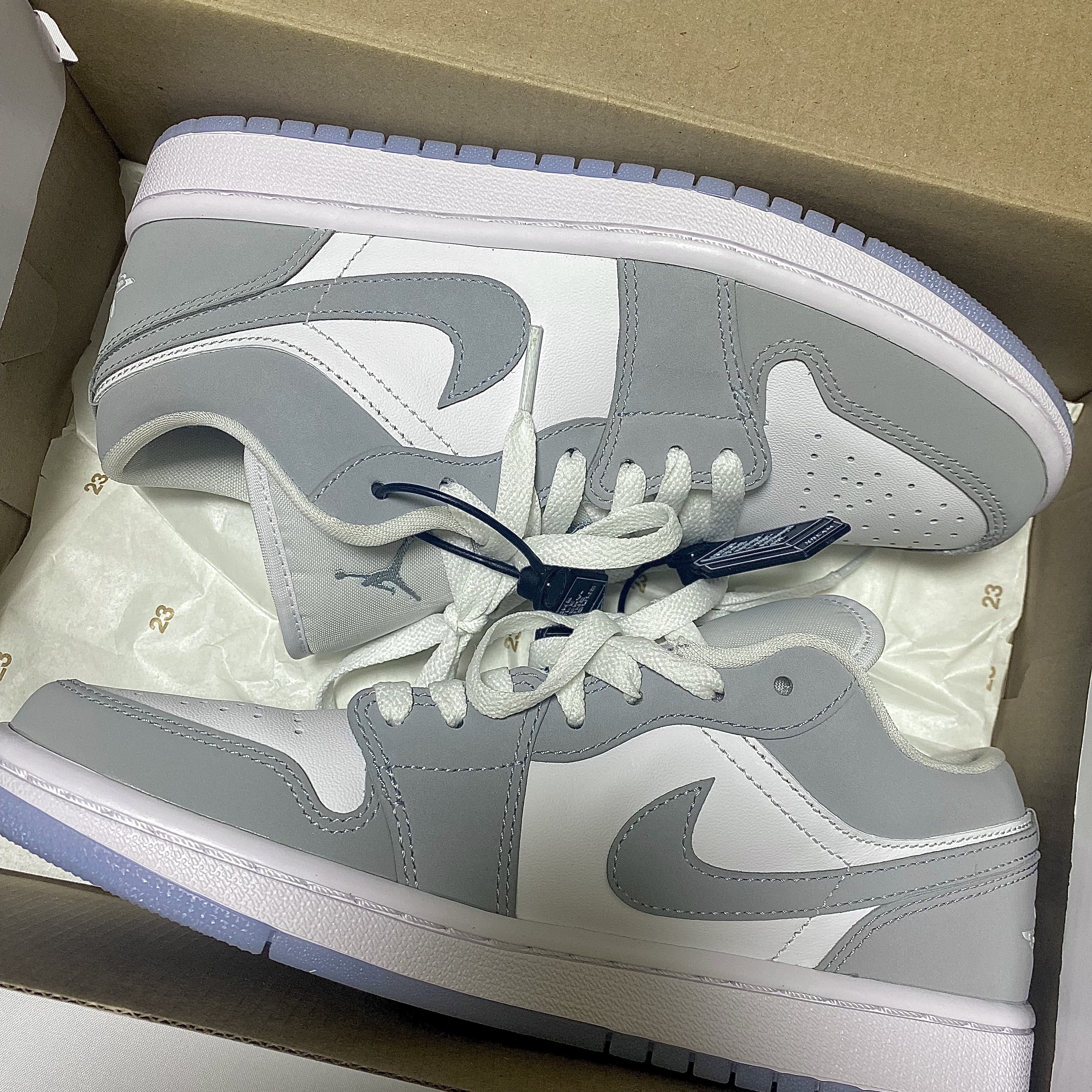 (W) Jordan 1 Low White Wolf Grey 착용 스타일 - 2