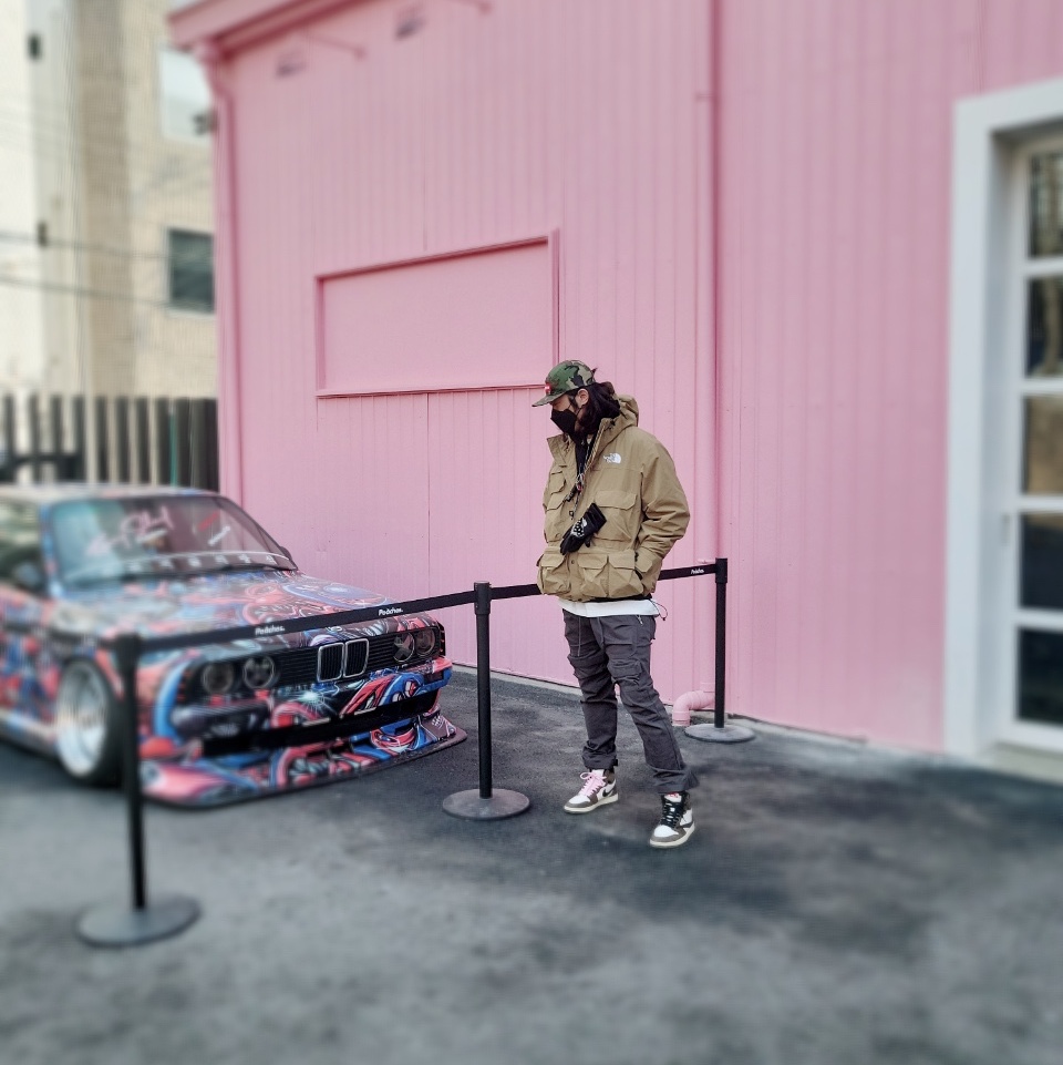 Supreme x The North Face Cargo Jacket Gold - 20SS, Jordan 1 x Travis Scott Retro High OG SP Mocha 착용 스타일 - 2