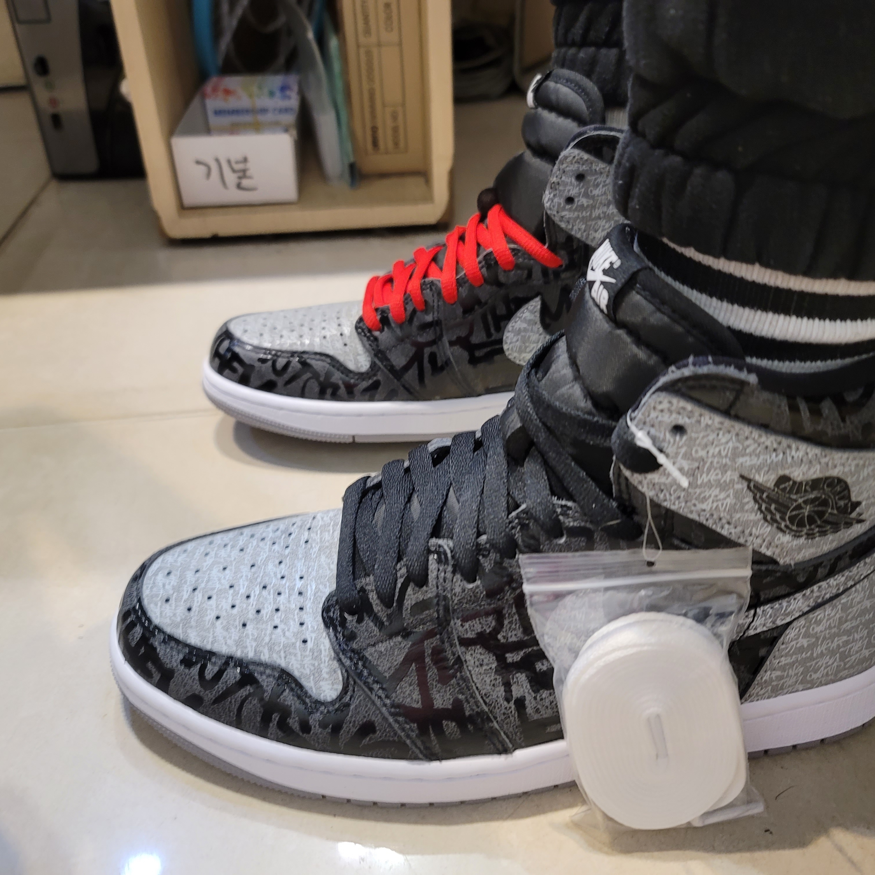 Jordan 1 Retro High OG Rebellionaire 착용 스타일 - 2