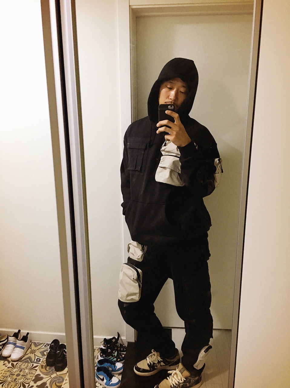 Nike x Travis Scott SB Dunk Low, Nike x Travis Scott NRG AG Utility Sweatpants Black 착용 스타일 - 1