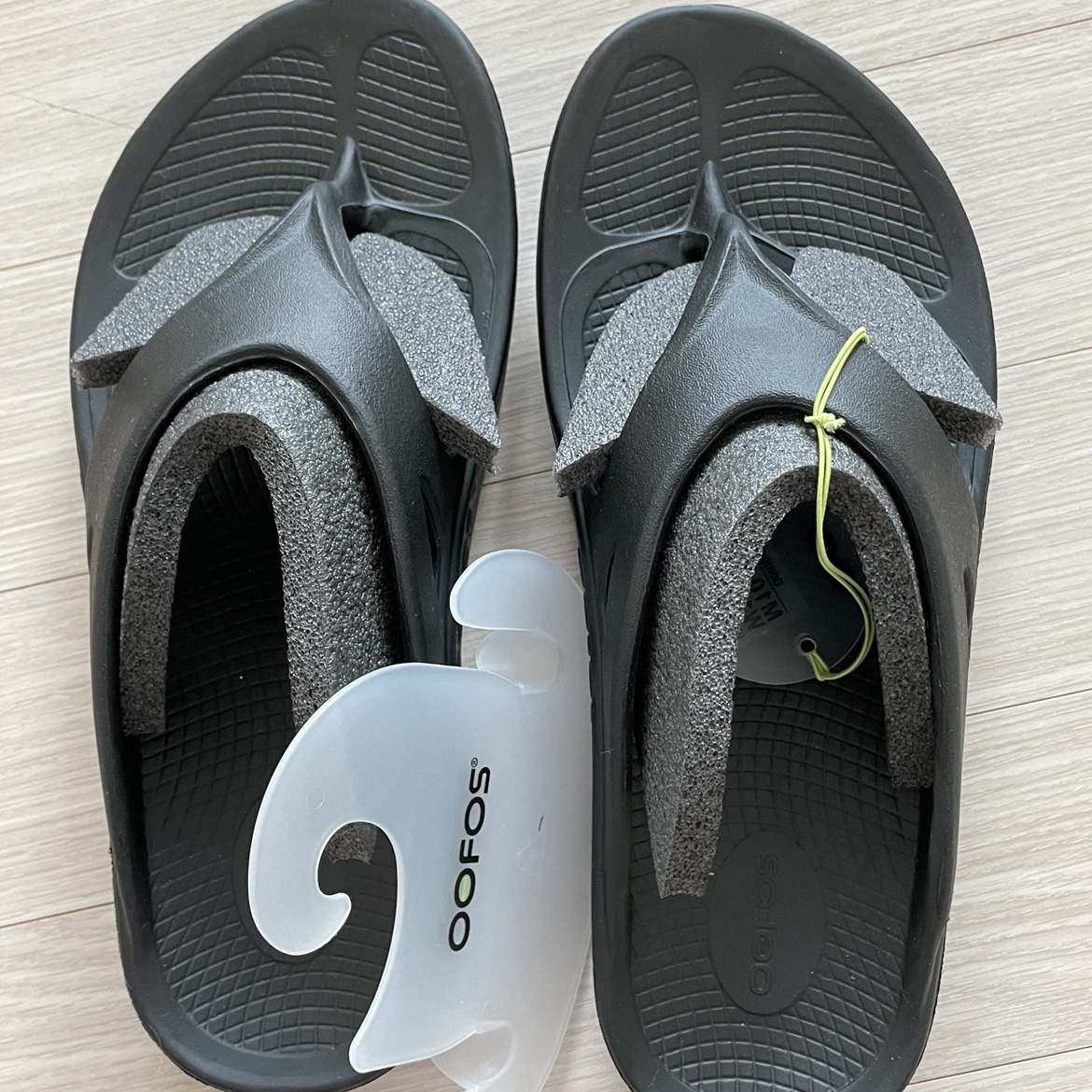 Oofos OOriginal Black 착용 스타일