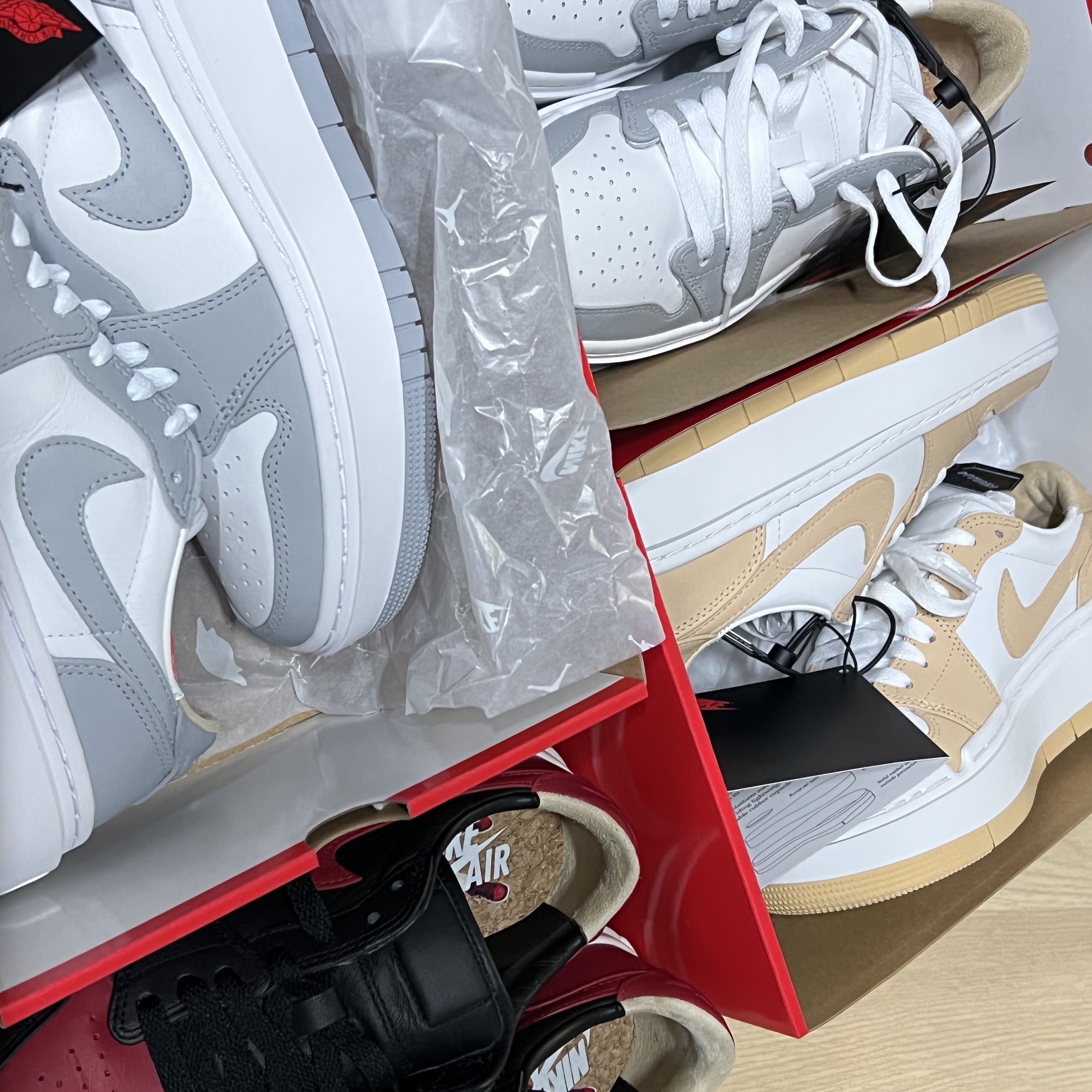 (W) Jordan 1 Elevate Low SE Bred, (W) Jordan 1 Elevate Low White and Wolf Grey 착용 스타일 - 2
