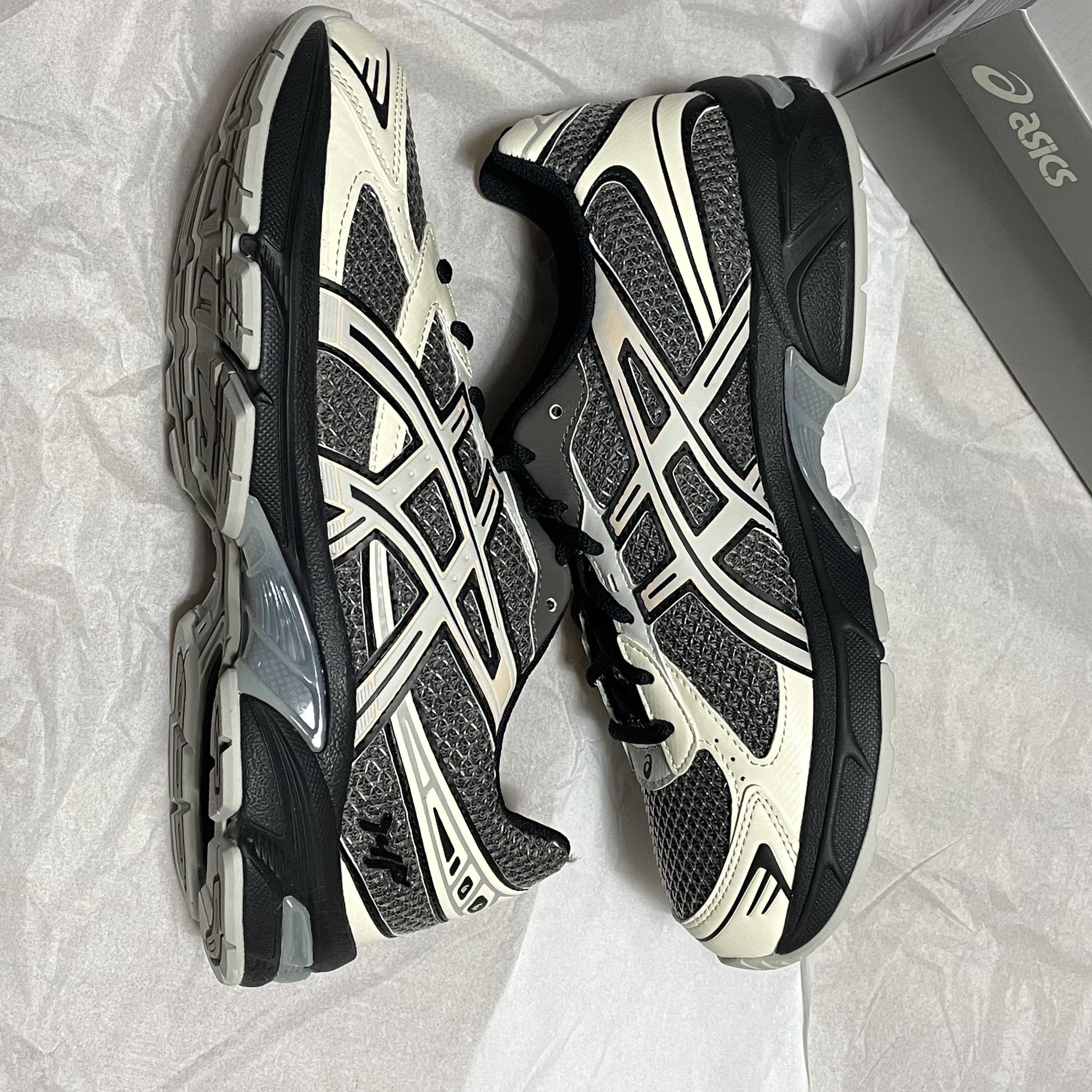 Asics x I4P Gel-1130 Mink Glacier Grey 착용 스타일