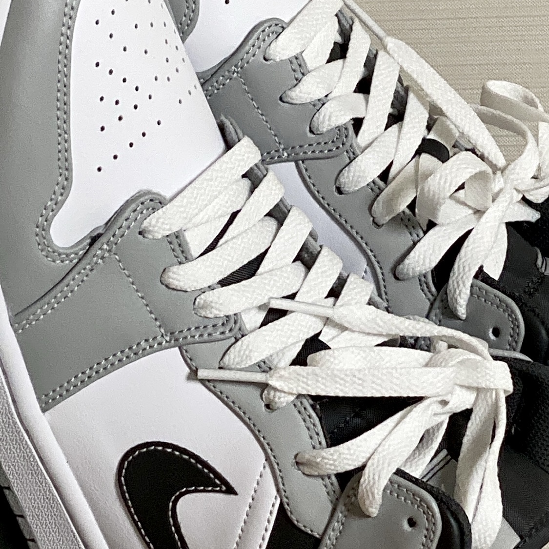 Jordan 1 Mid Light Smoke Grey Anthracite 착용 스타일