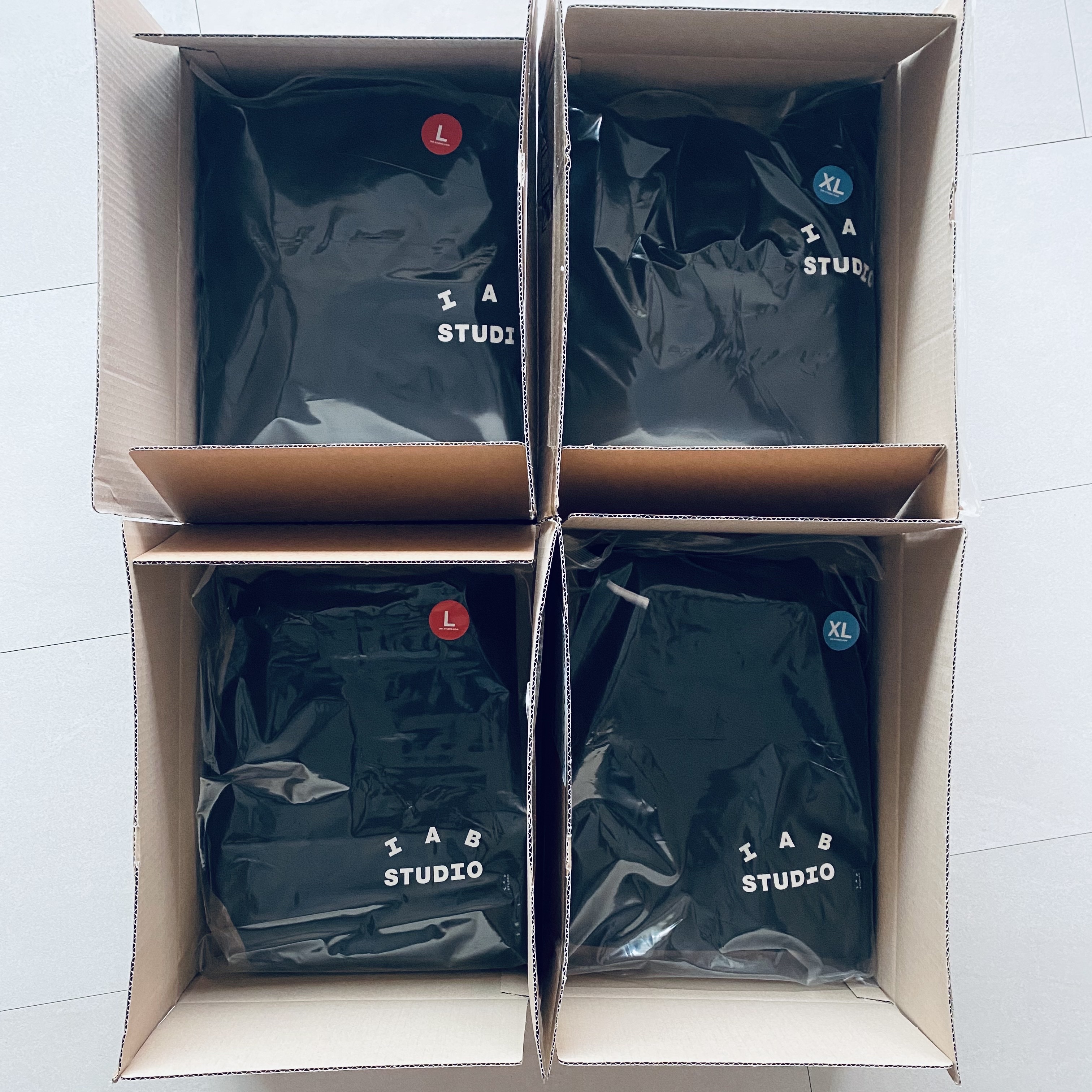 IAB Studio Hoodie Black White, IAB Studio Sweatpants Black White - 22SS 착용 스타일
