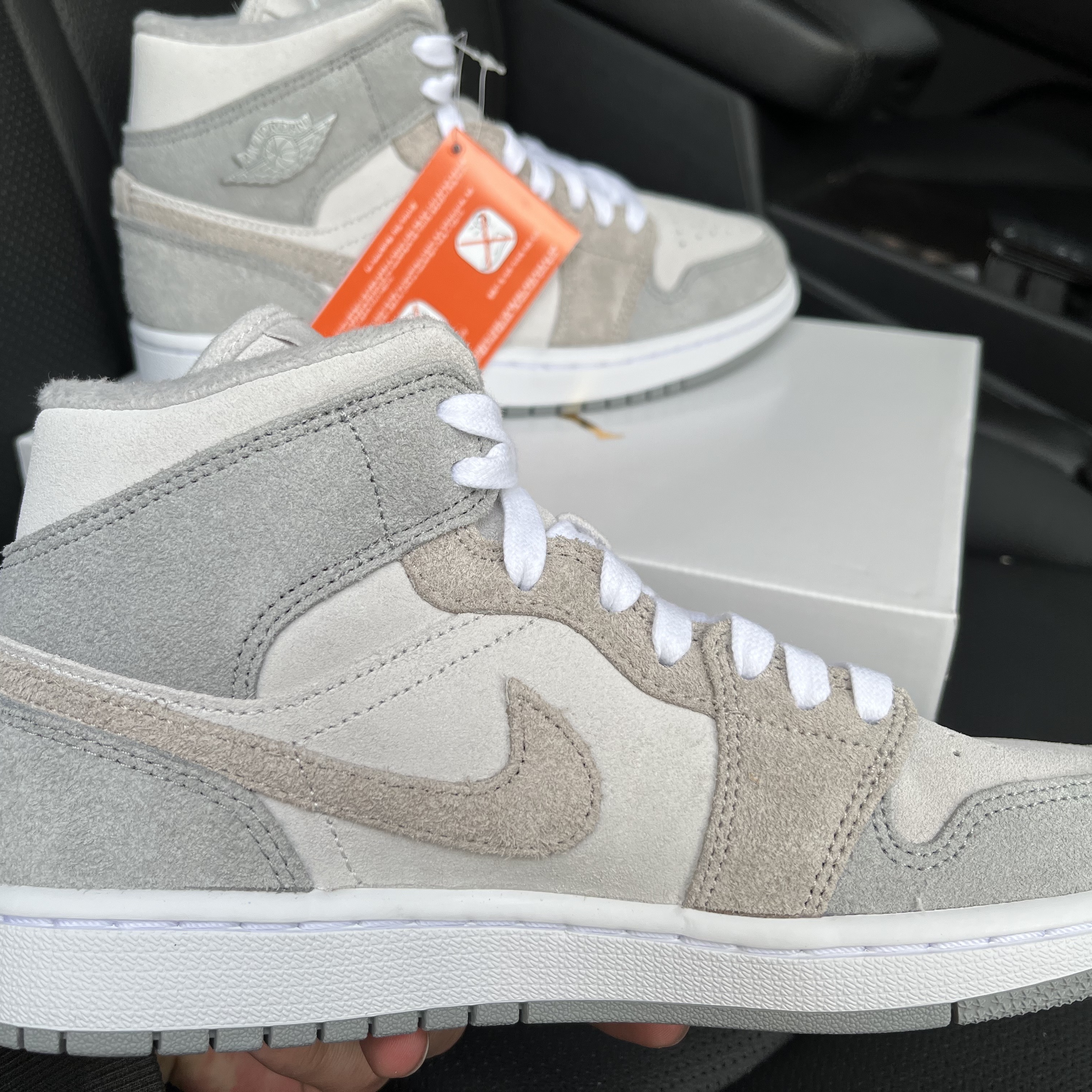 (W) Jordan 1 Mid SE Particle Grey 착용 스타일 - 3