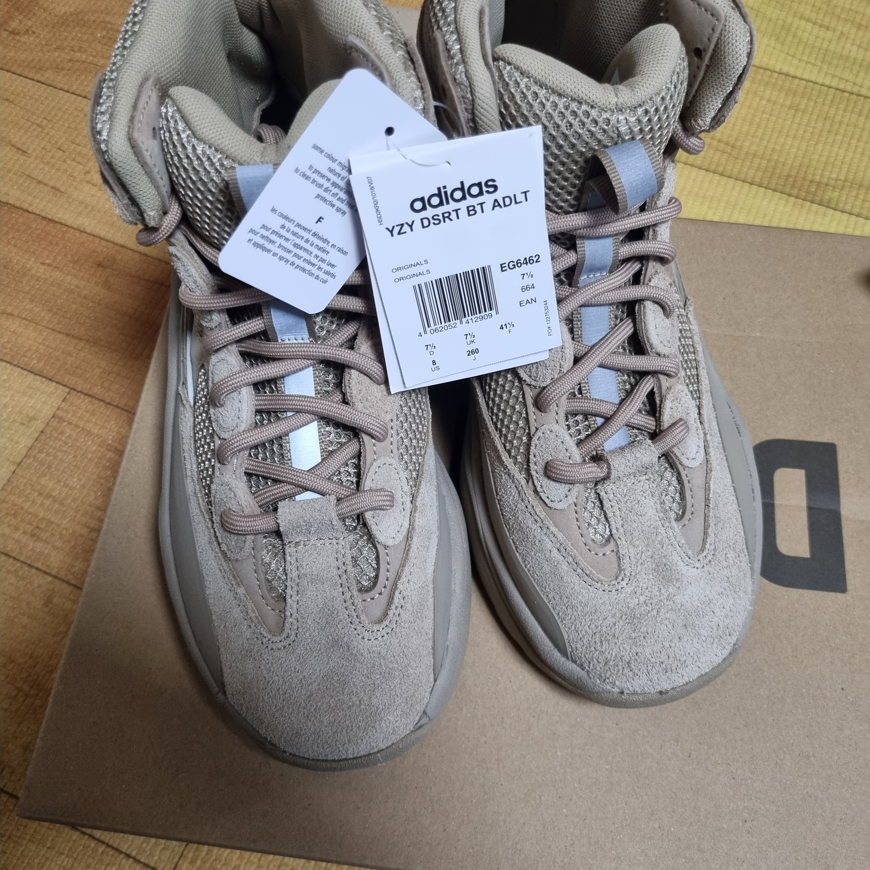 Adidas Yeezy Desert Boot Rock 착용 스타일