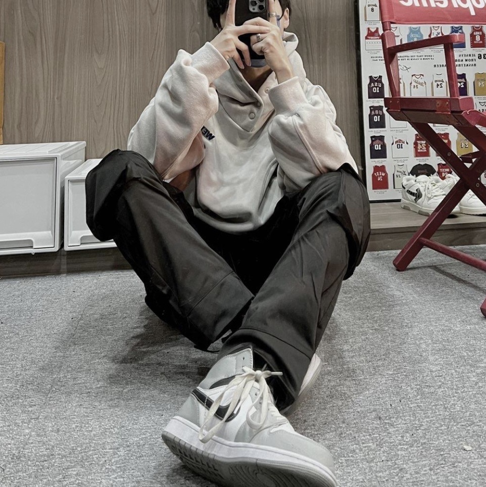 Jordan 1 Mid Light Smoke Grey Anthracite 착용 스타일