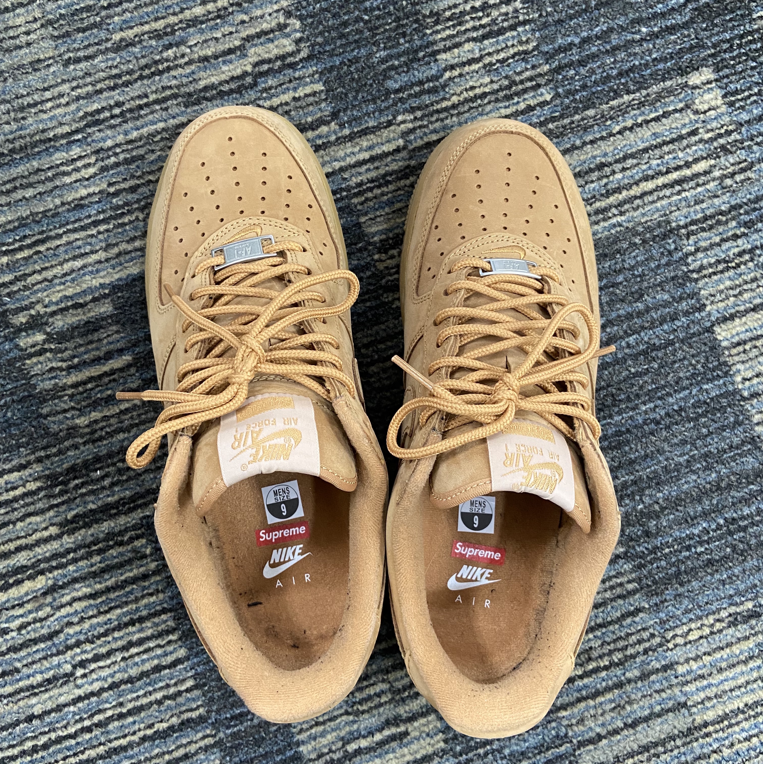 Nike x Supreme Air Force 1 Low Flax 착용 스타일