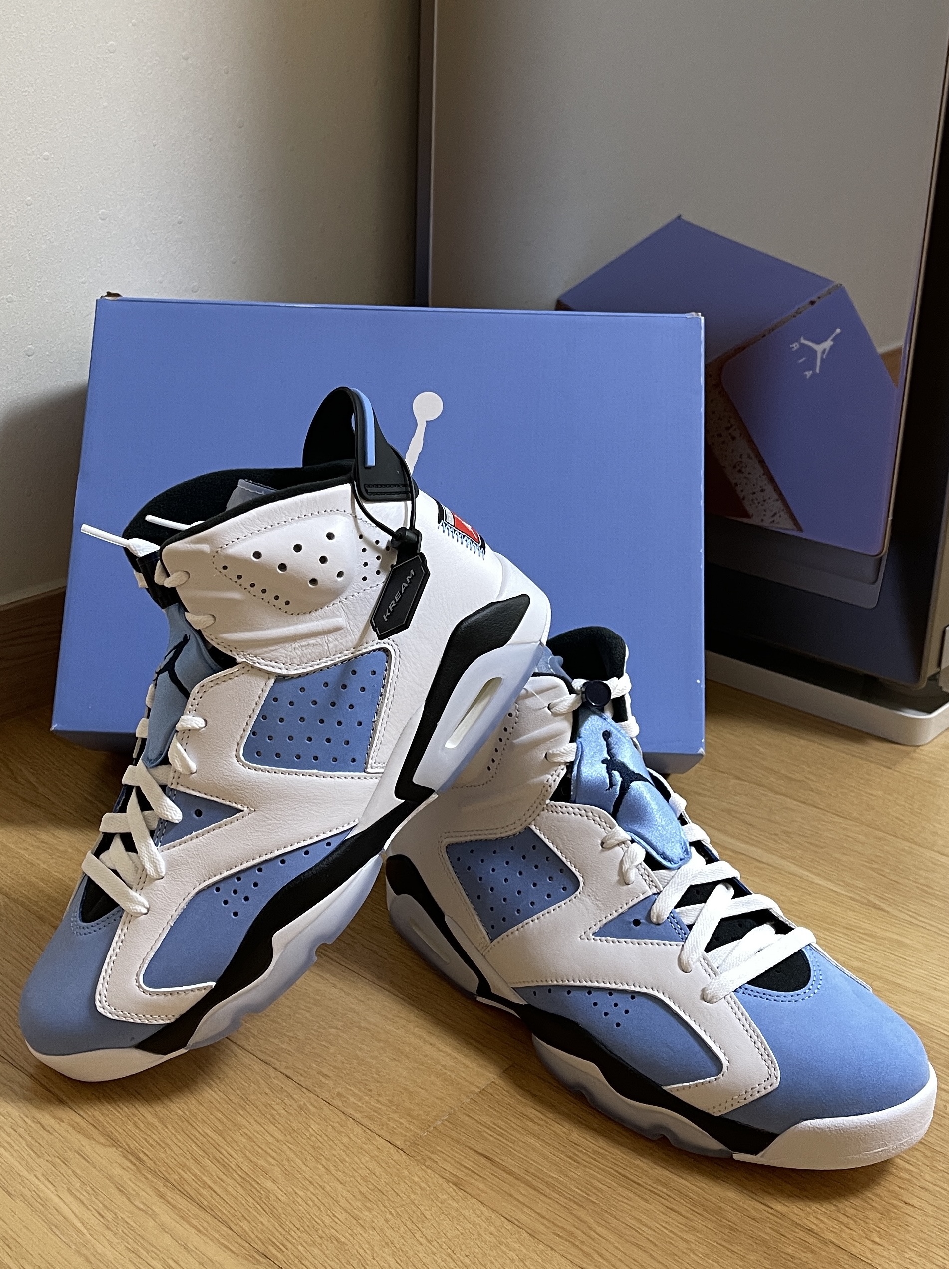 Jordan 6 Retro University Blue 착용 스타일