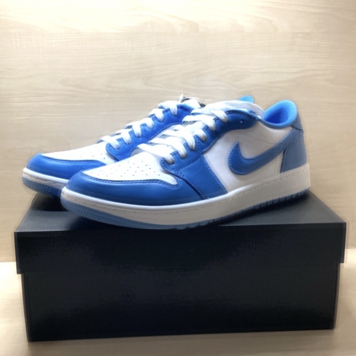 Jordan 1 Low Golf White and University Blue 착용 스타일