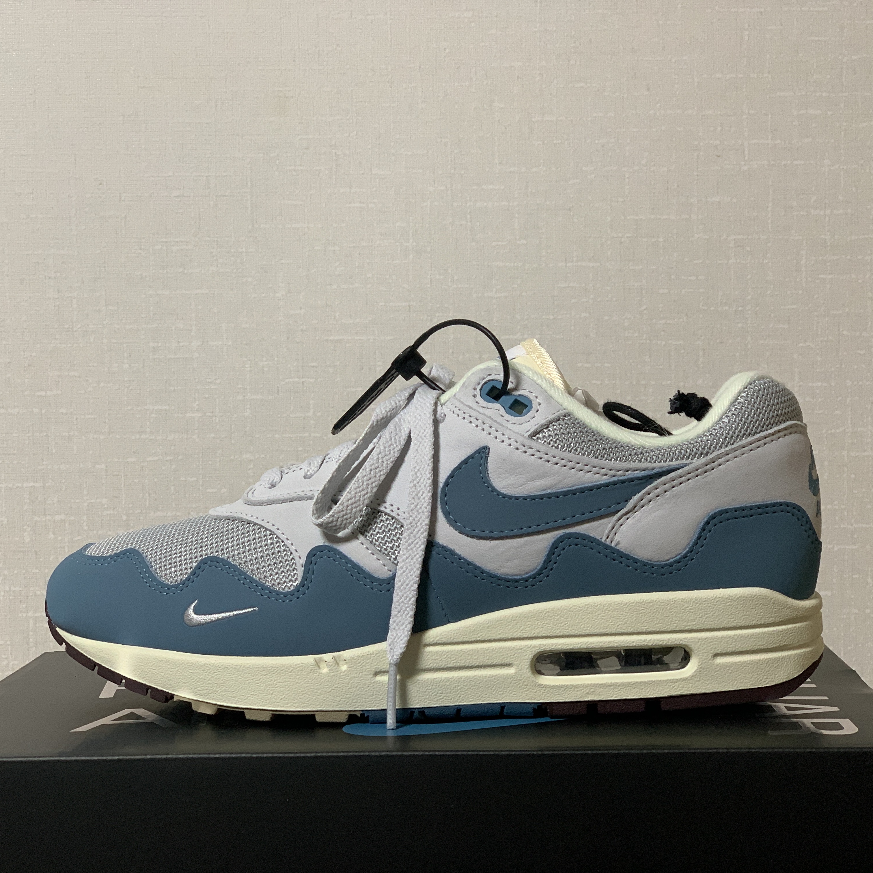 Nike x Patta Air Max 1 Noise Aqua 착용 스타일
