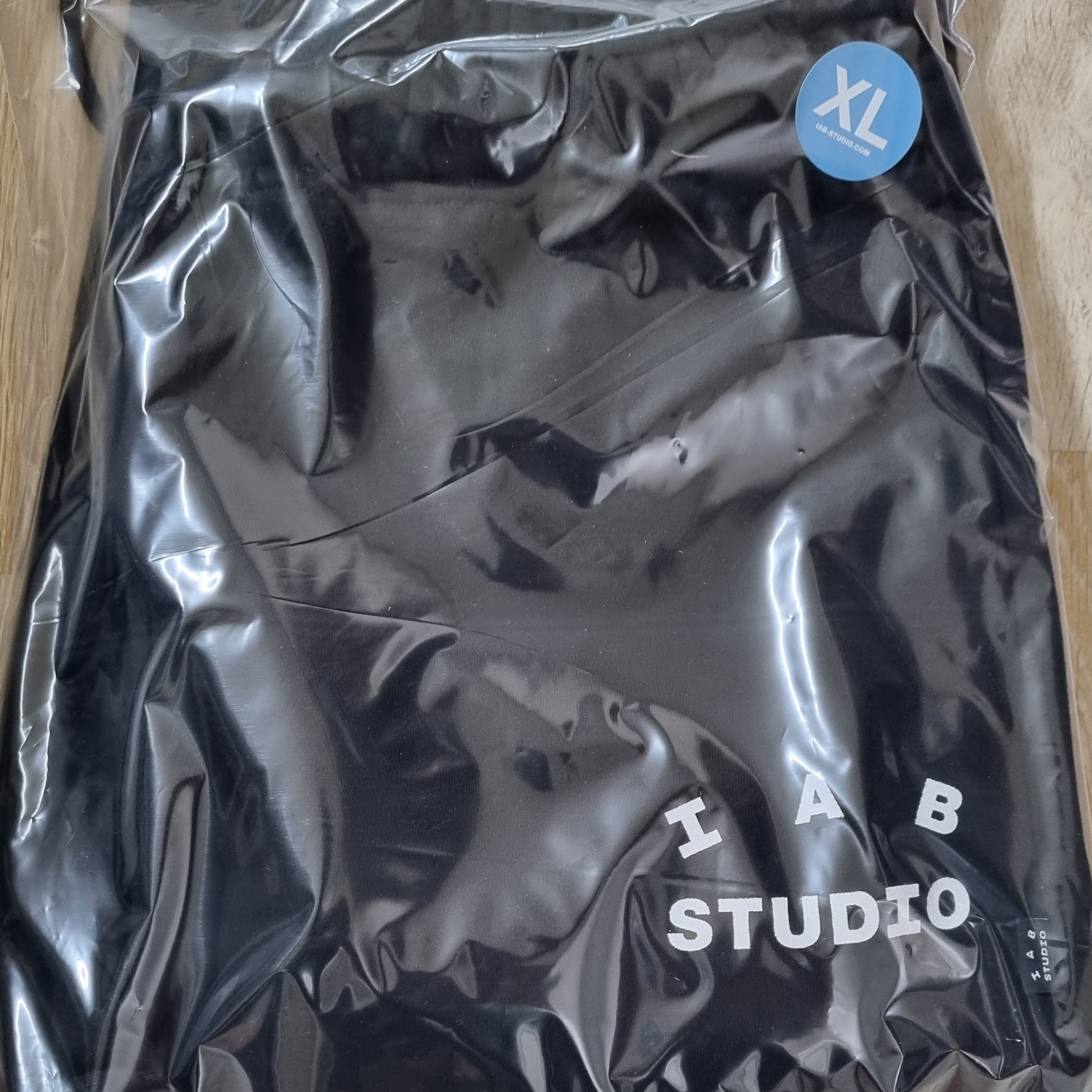 IAB Studio Sweatpants Black White - 22SS 착용 스타일
