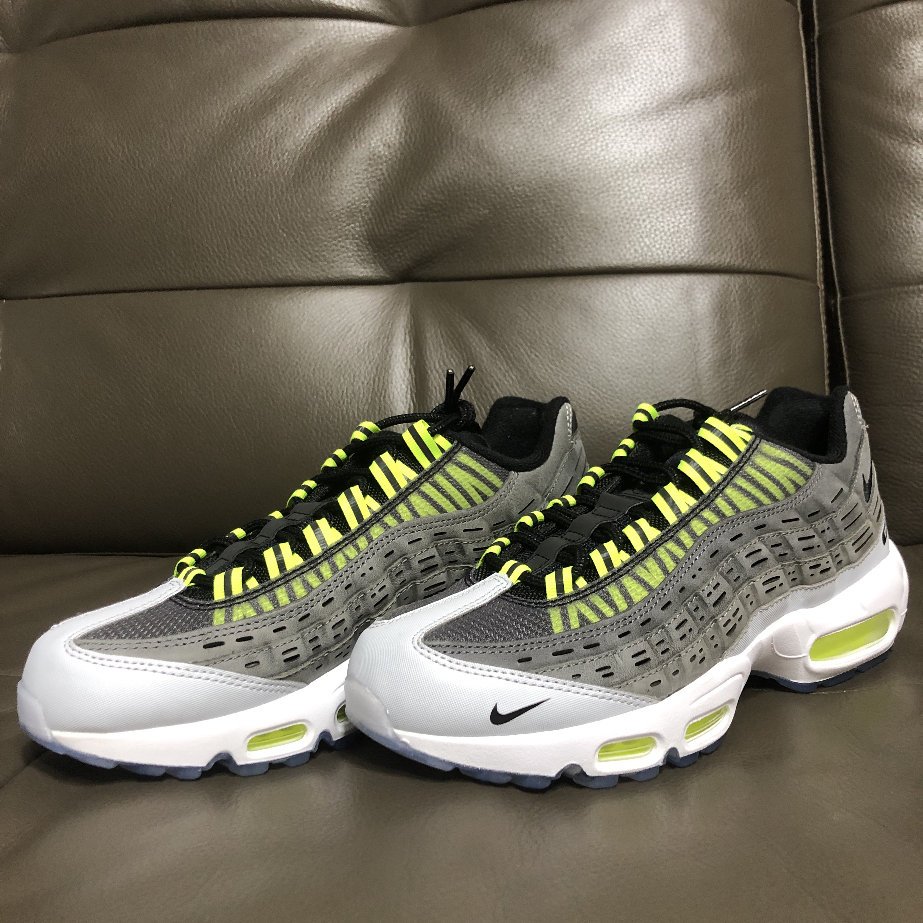 Nike x Kim Jones Air Max 95 Volt 착용 스타일 - 2