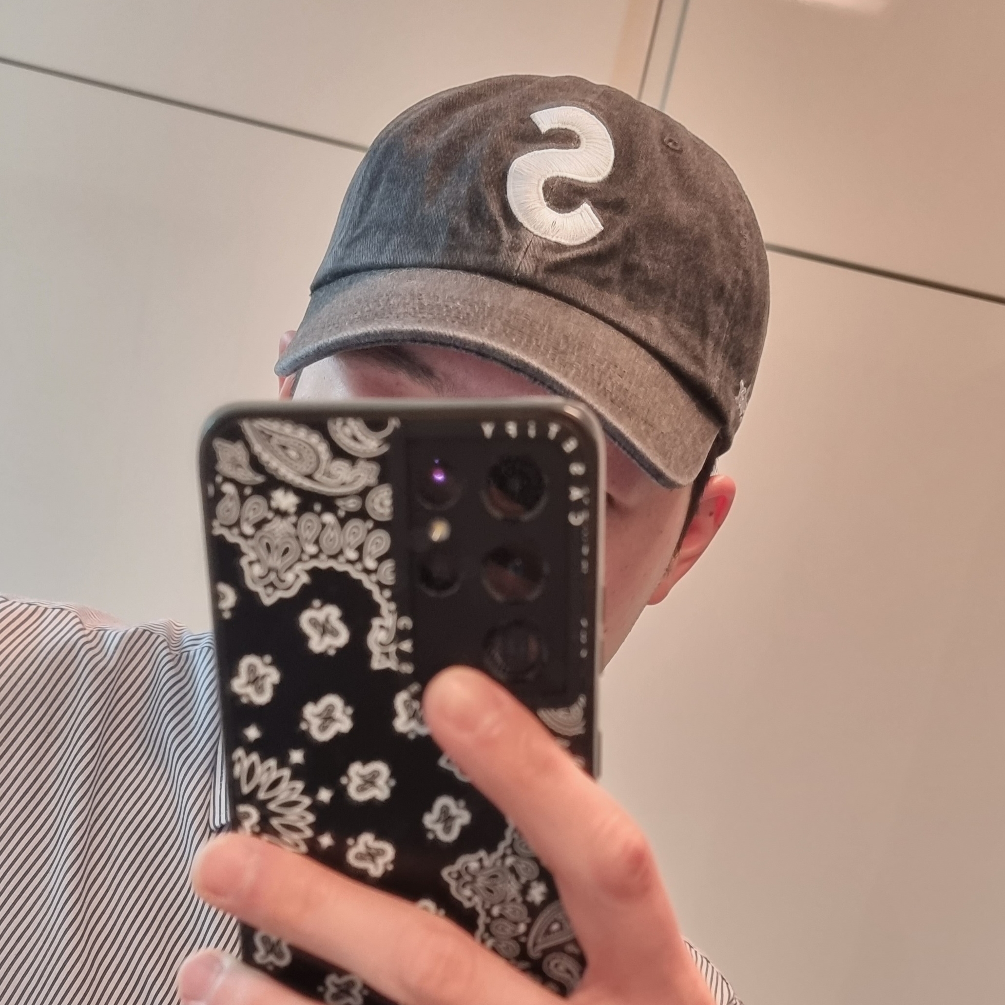 Supreme Kevlar Denim S Logo 6-Panel Black - 22SS 착용 스타일