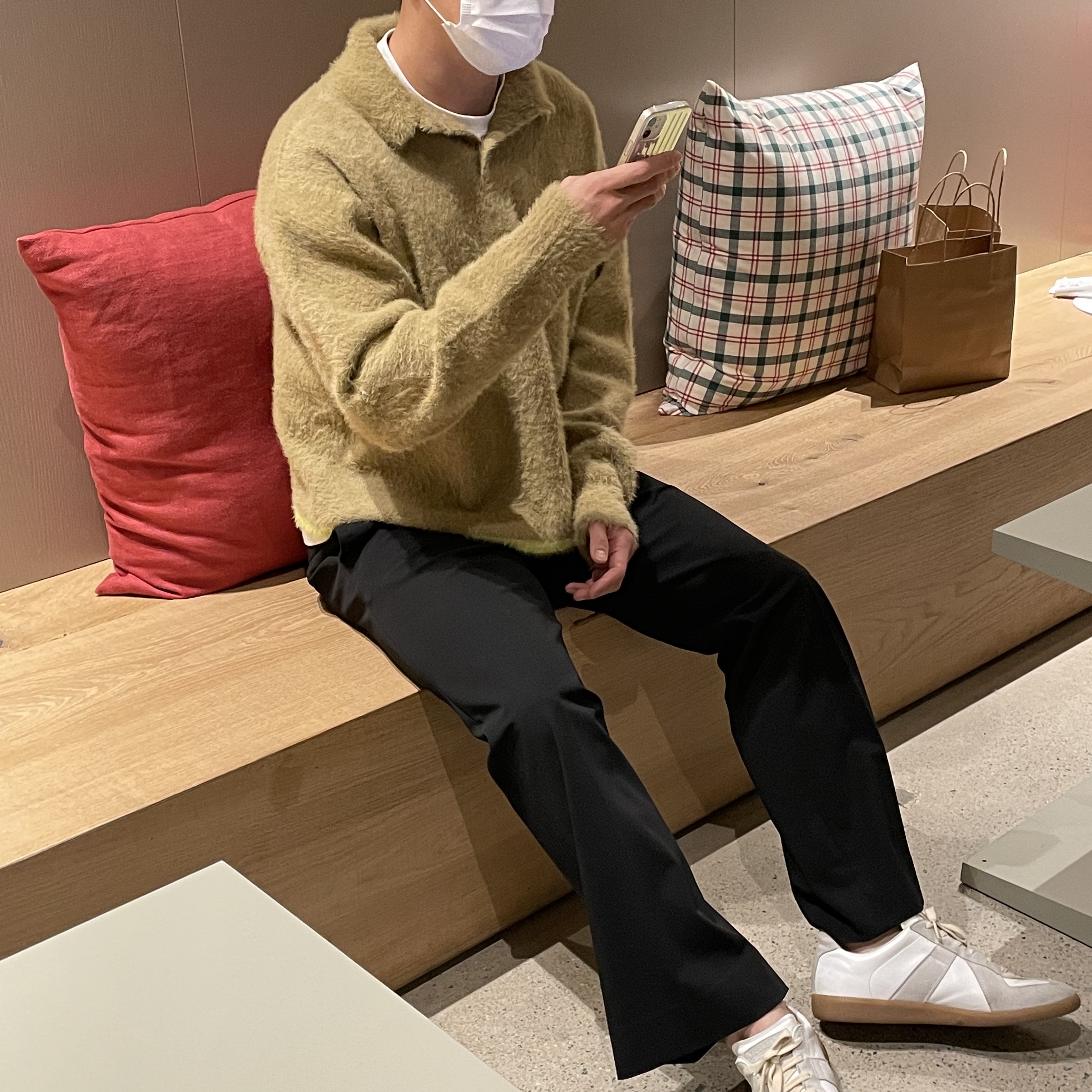 Maison Margiela Calfskin Replica Sneakers 착용 스타일