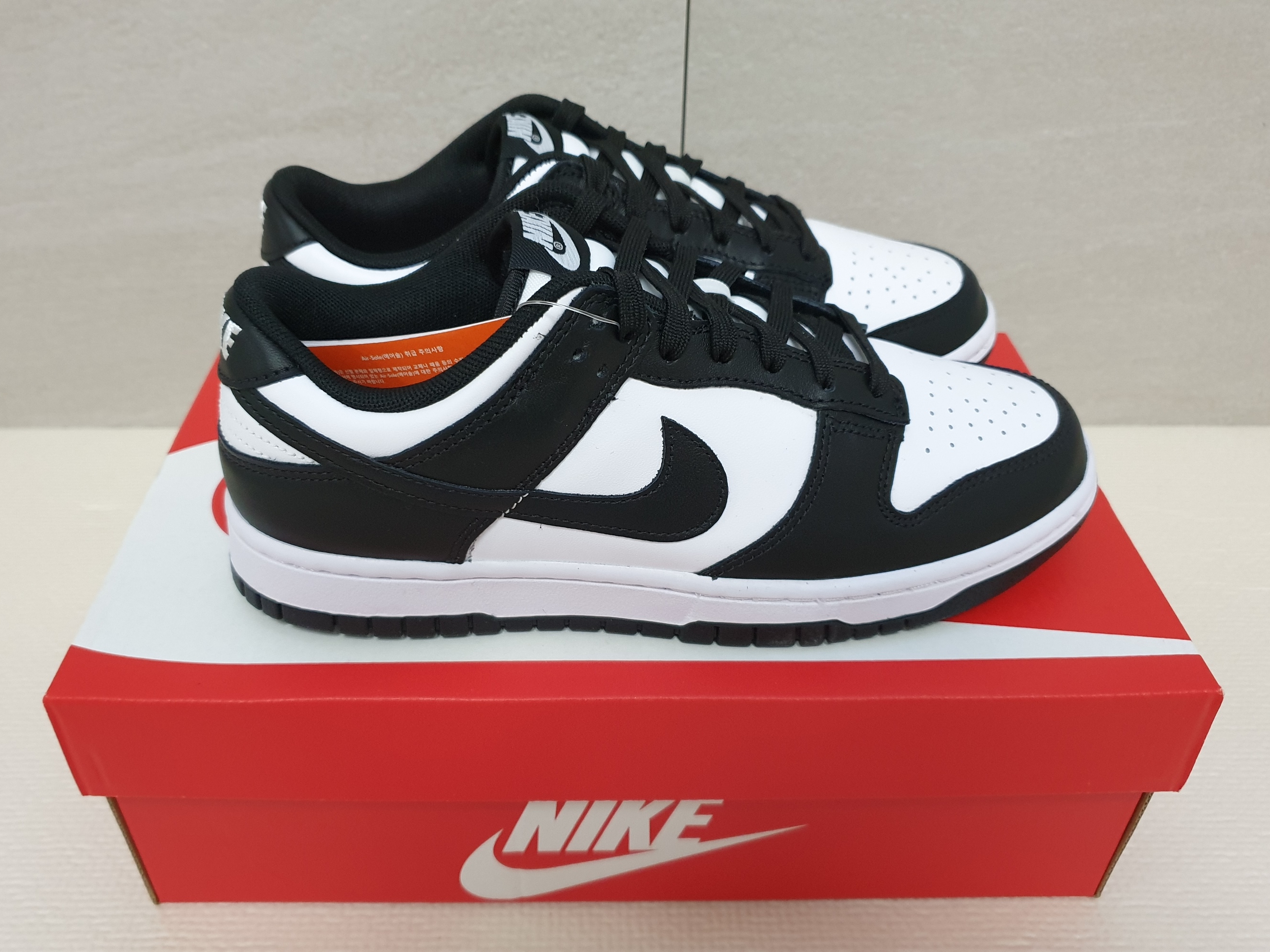 Nike Dunk Low Retro Black 착용 스타일 - 5