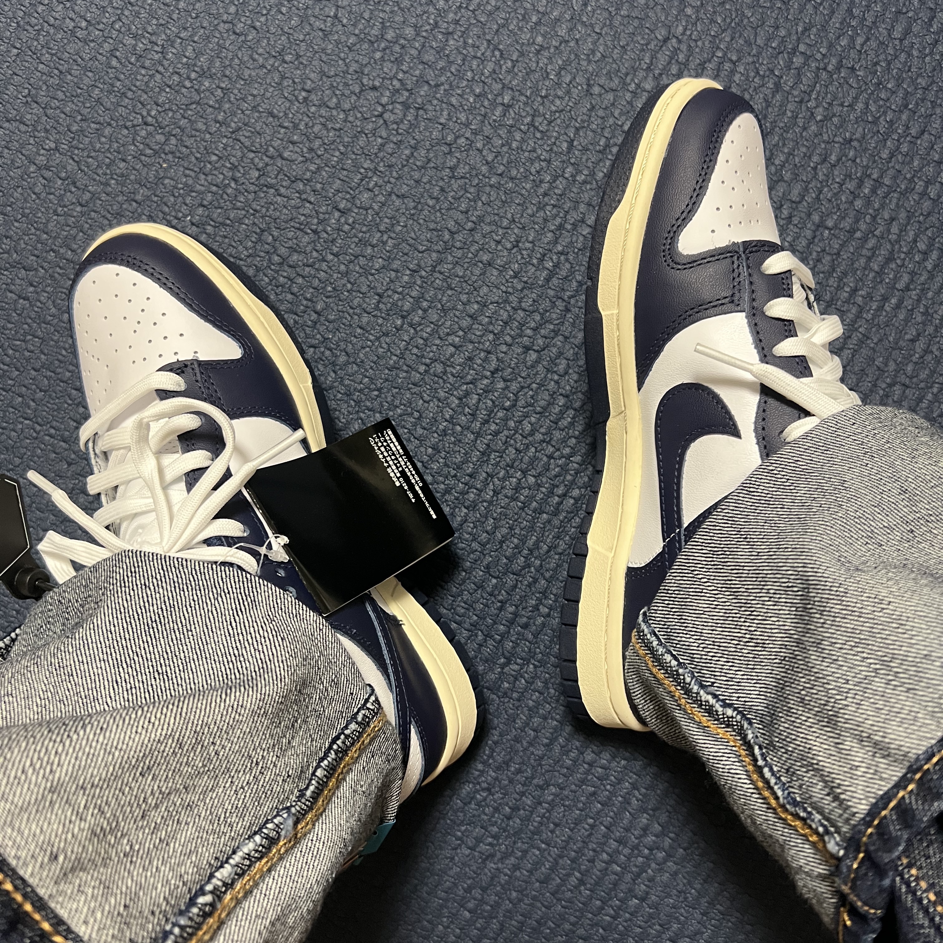(W) Nike Dunk Low Vintage Midnight Navy 착용 스타일 - 2
