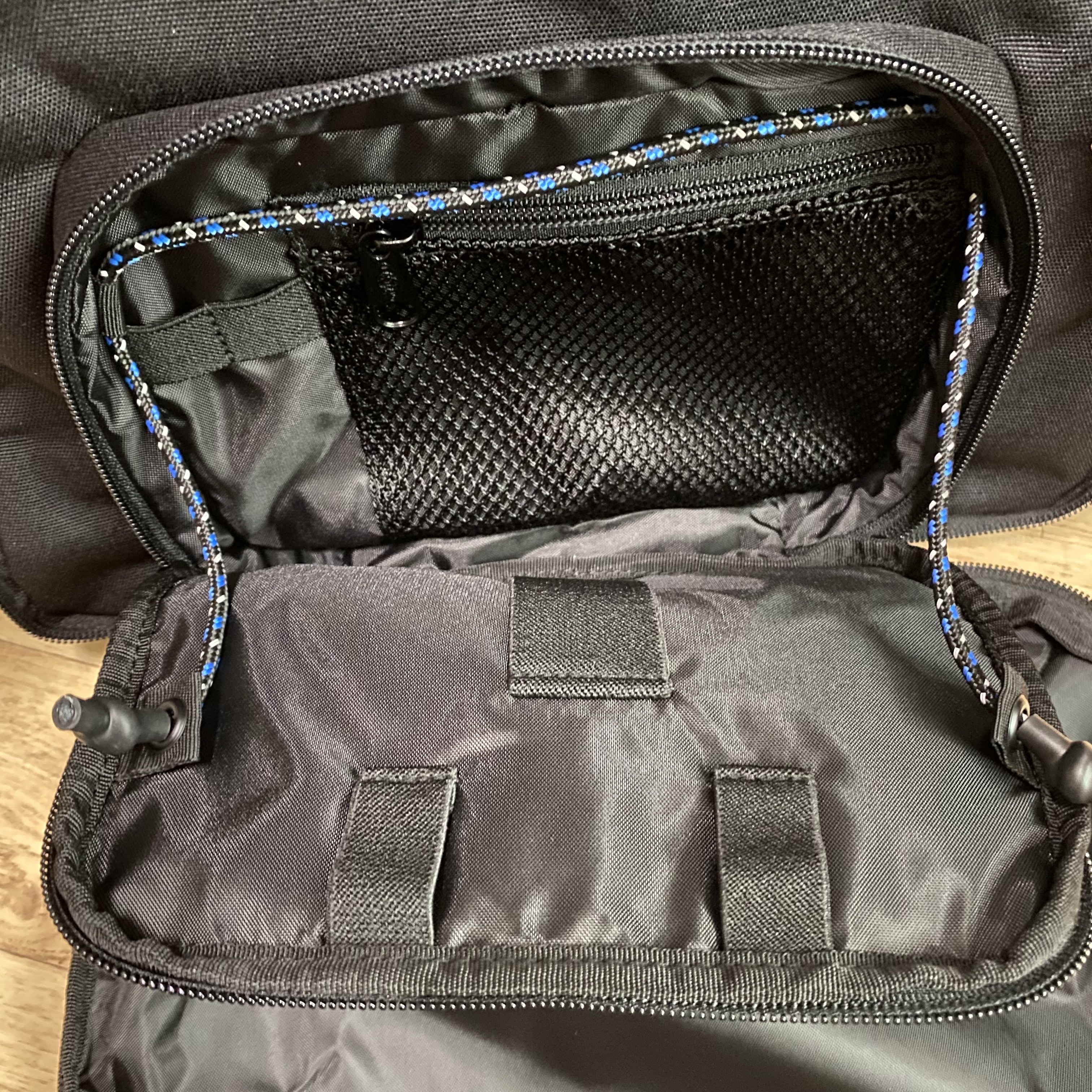 Ader Error x Eastpak Pak’r Backpack Black 착용 스타일 - 5