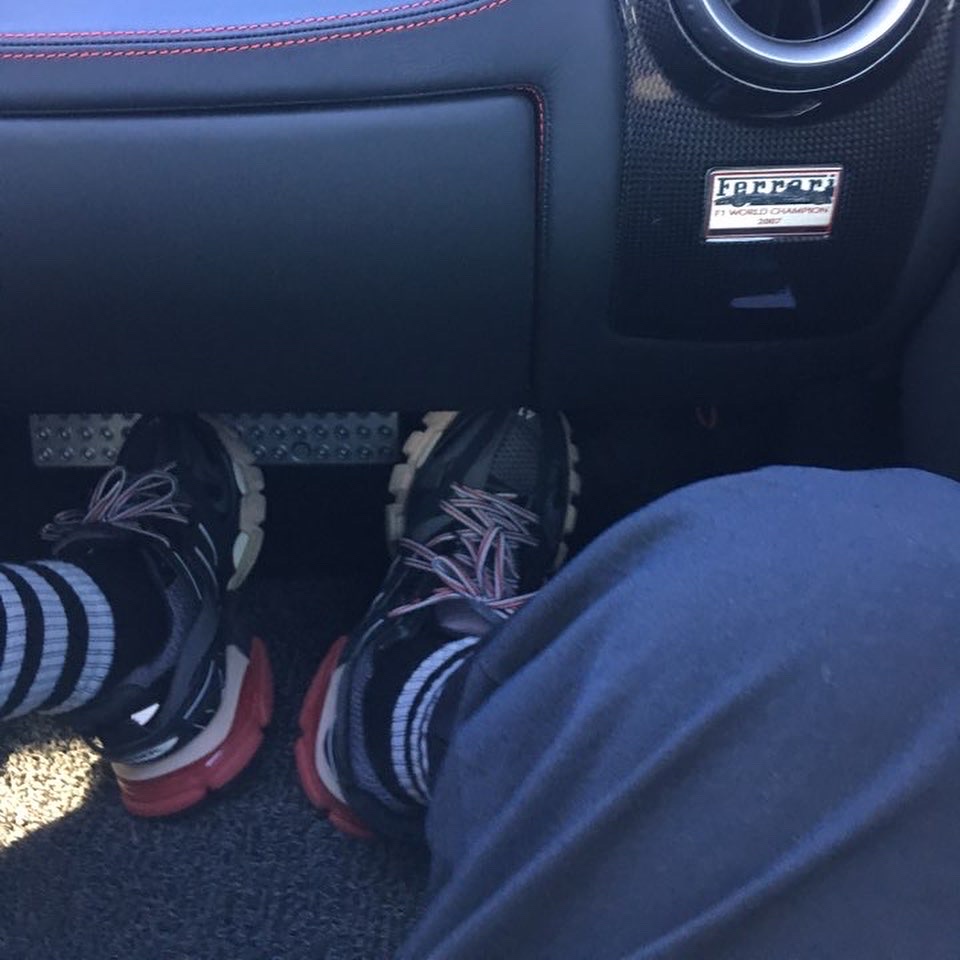 Balenciaga Track Sneakers Black Red 2019 착용 스타일 - 1