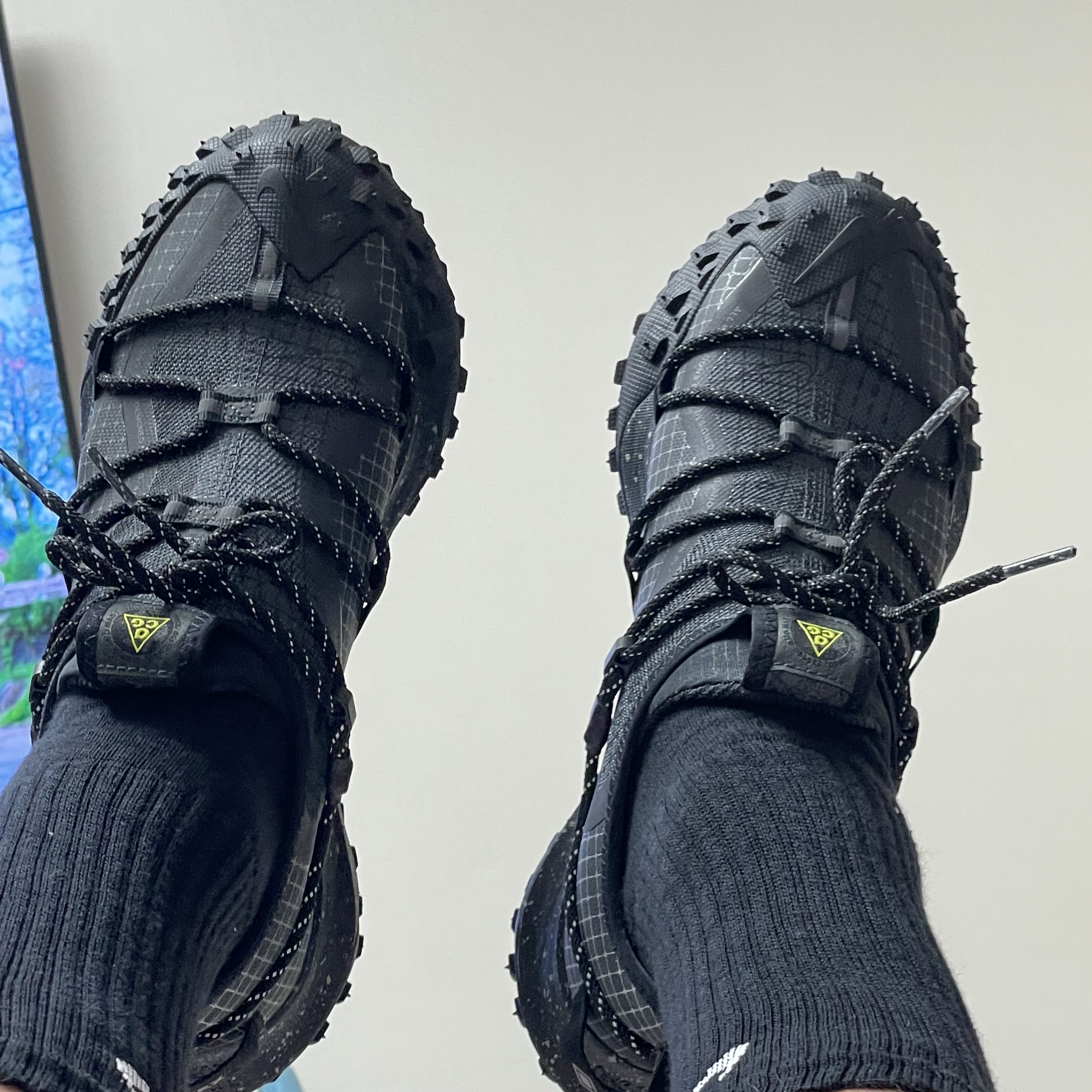 Nike ACG Mountain Fly Low Gore-Tex SE Dark Smoke Grey 착용 스타일