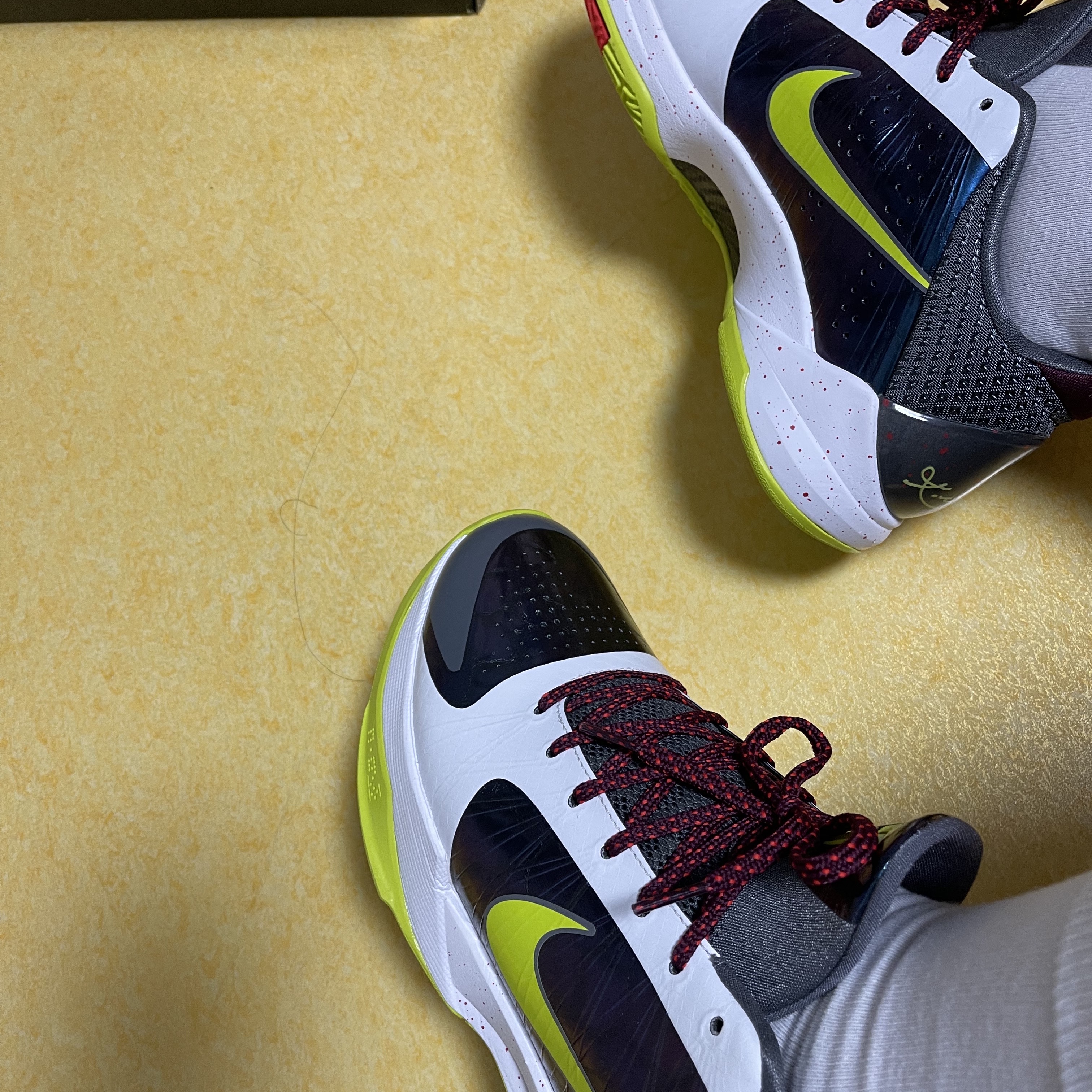 Nike Kobe 5 Protro Chaos 착용 스타일 - 3