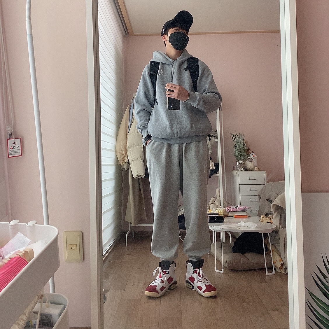 Jordan 6 Retro Carmine 2021 착용 스타일 - 2