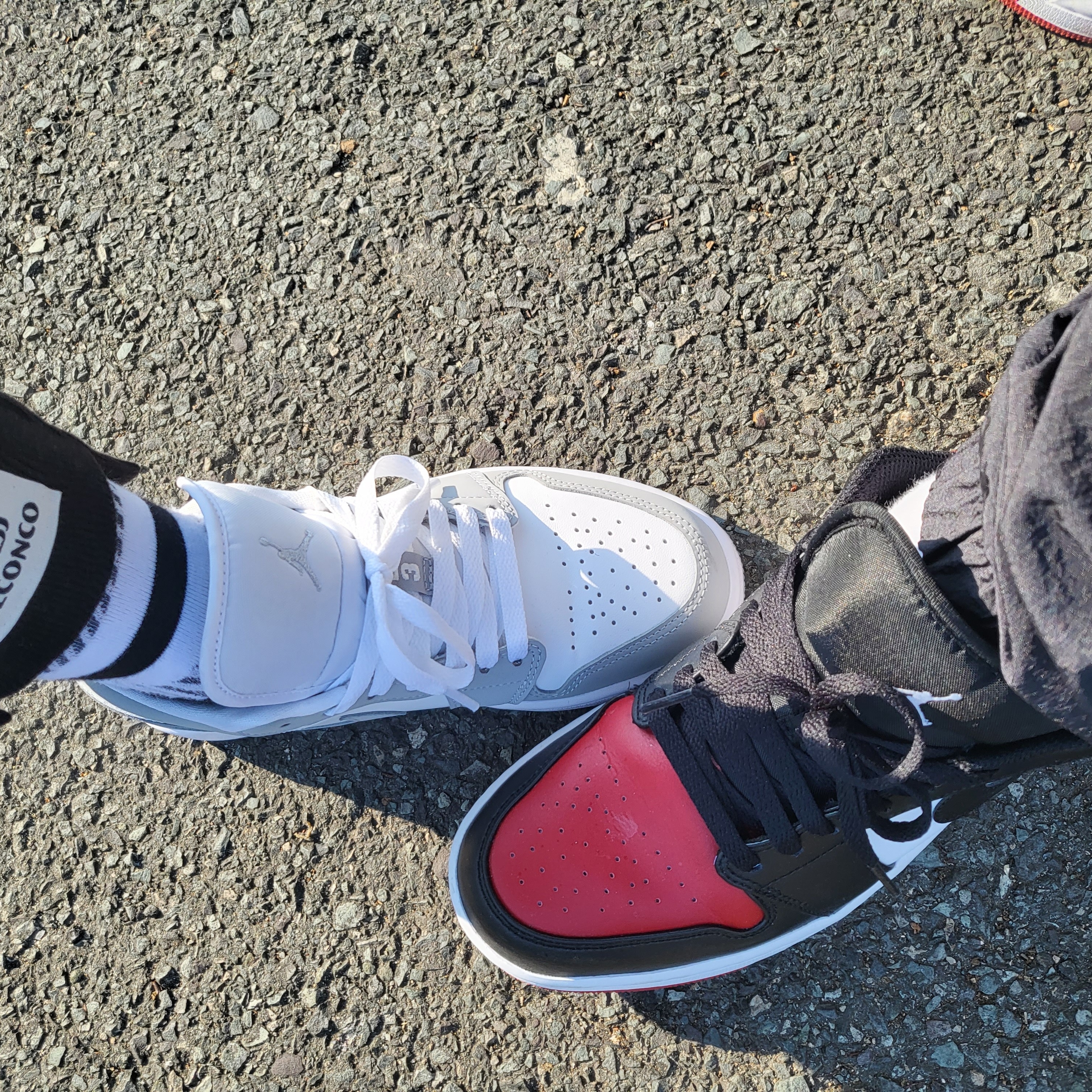 (GS) Nike Dunk Low Wolf Grey, Jordan 1 Low Bred Toe 착용 스타일 - 1