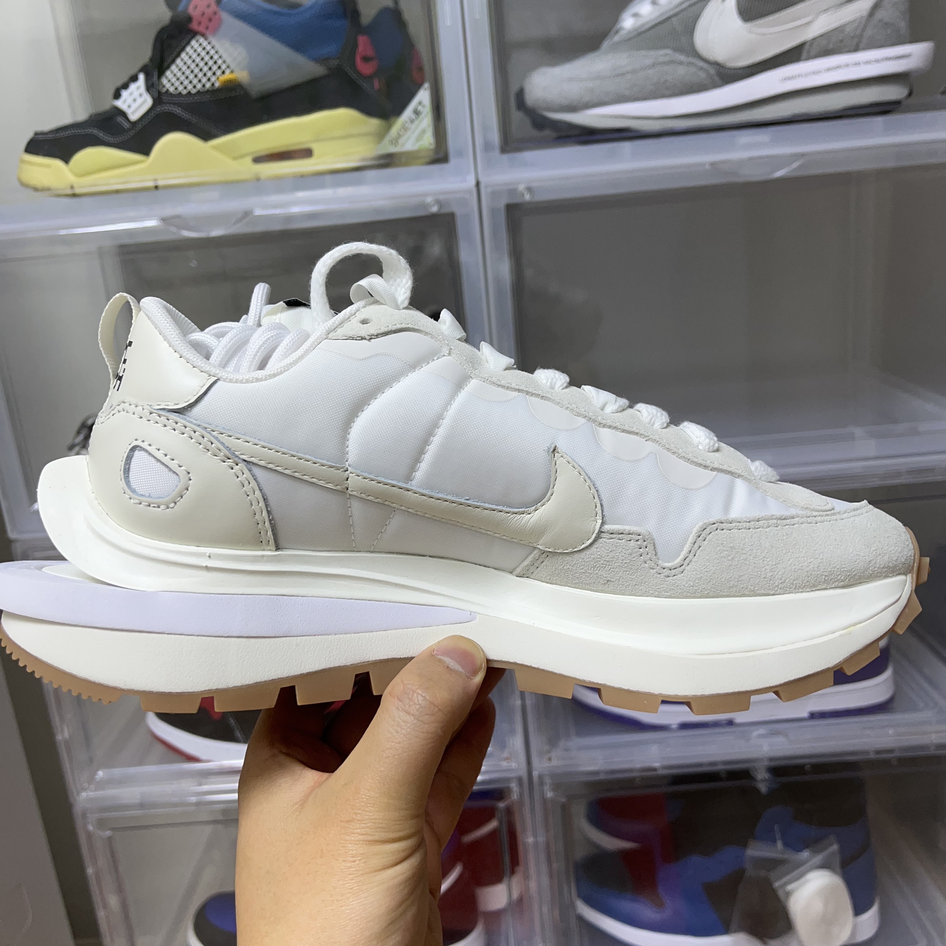 Nike x Sacai VaporWaffle White and Gum 착용 스타일 - 3