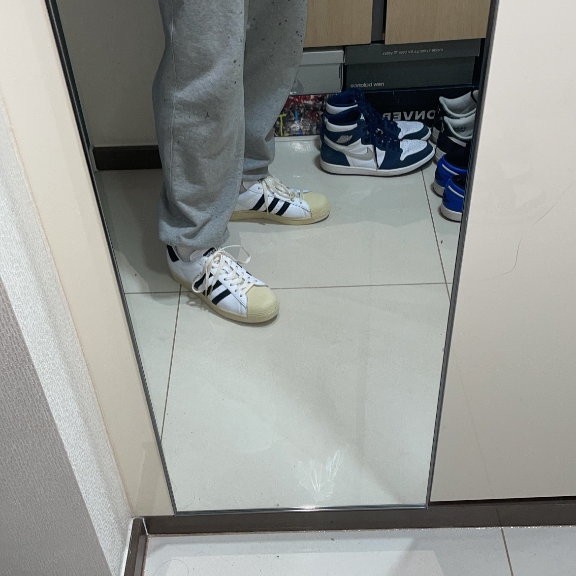 Jordan 1 Low Hyper Royal, Nike x Peaceminusone Air Force 1 Low Para-Noise 착용 스타일
